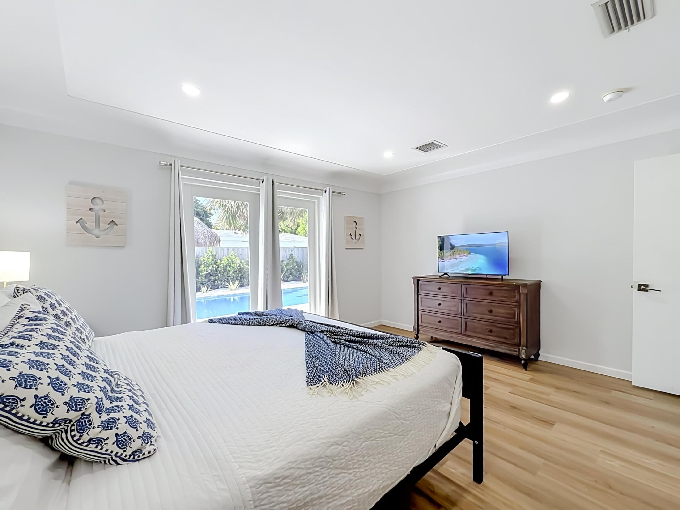 1950 NE 30th, Lighthouse Point FL 33064