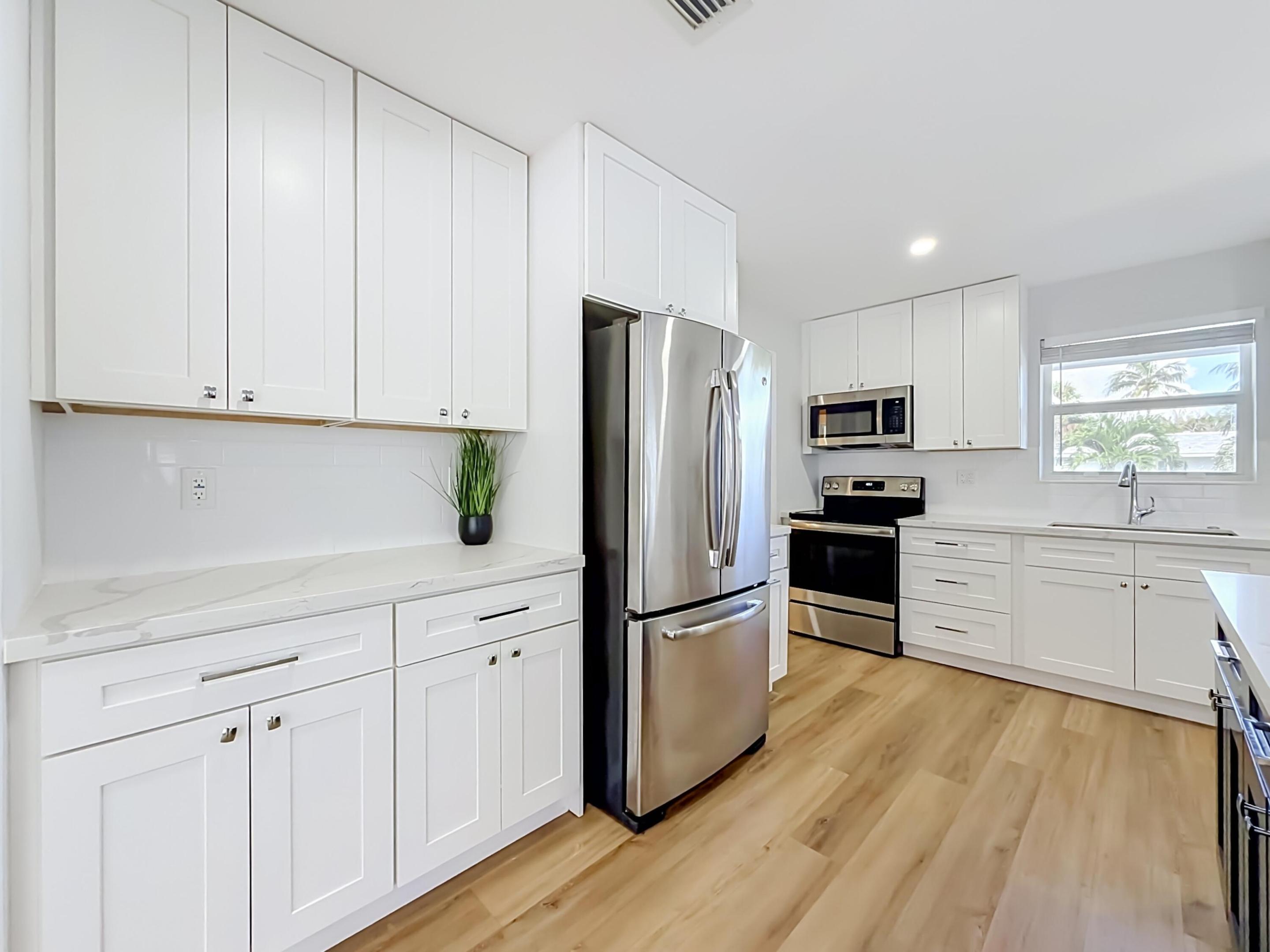 1950 NE 30th, Lighthouse Point FL 33064