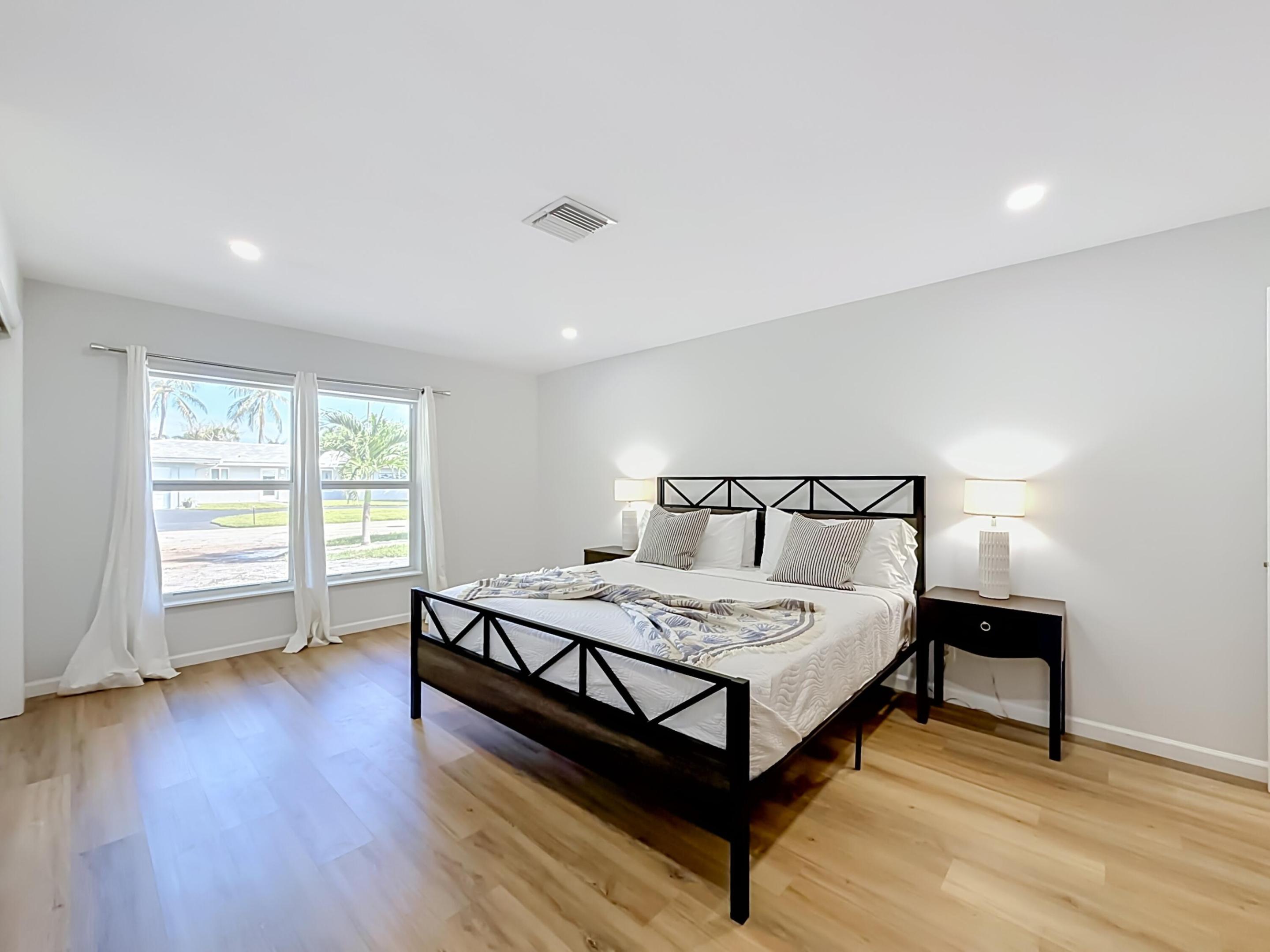 1950 NE 30th, Lighthouse Point FL 33064