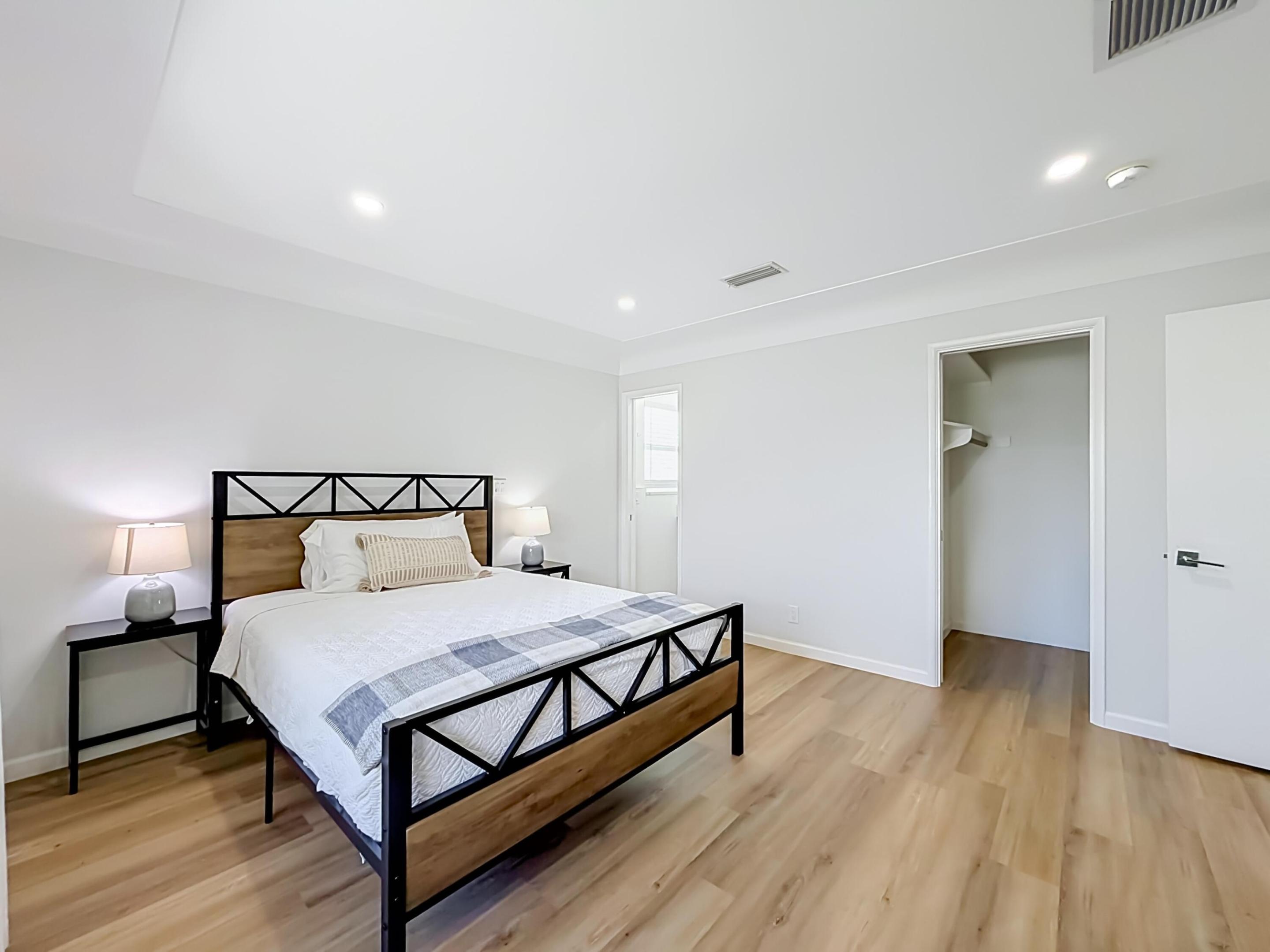 1950 NE 30th, Lighthouse Point FL 33064