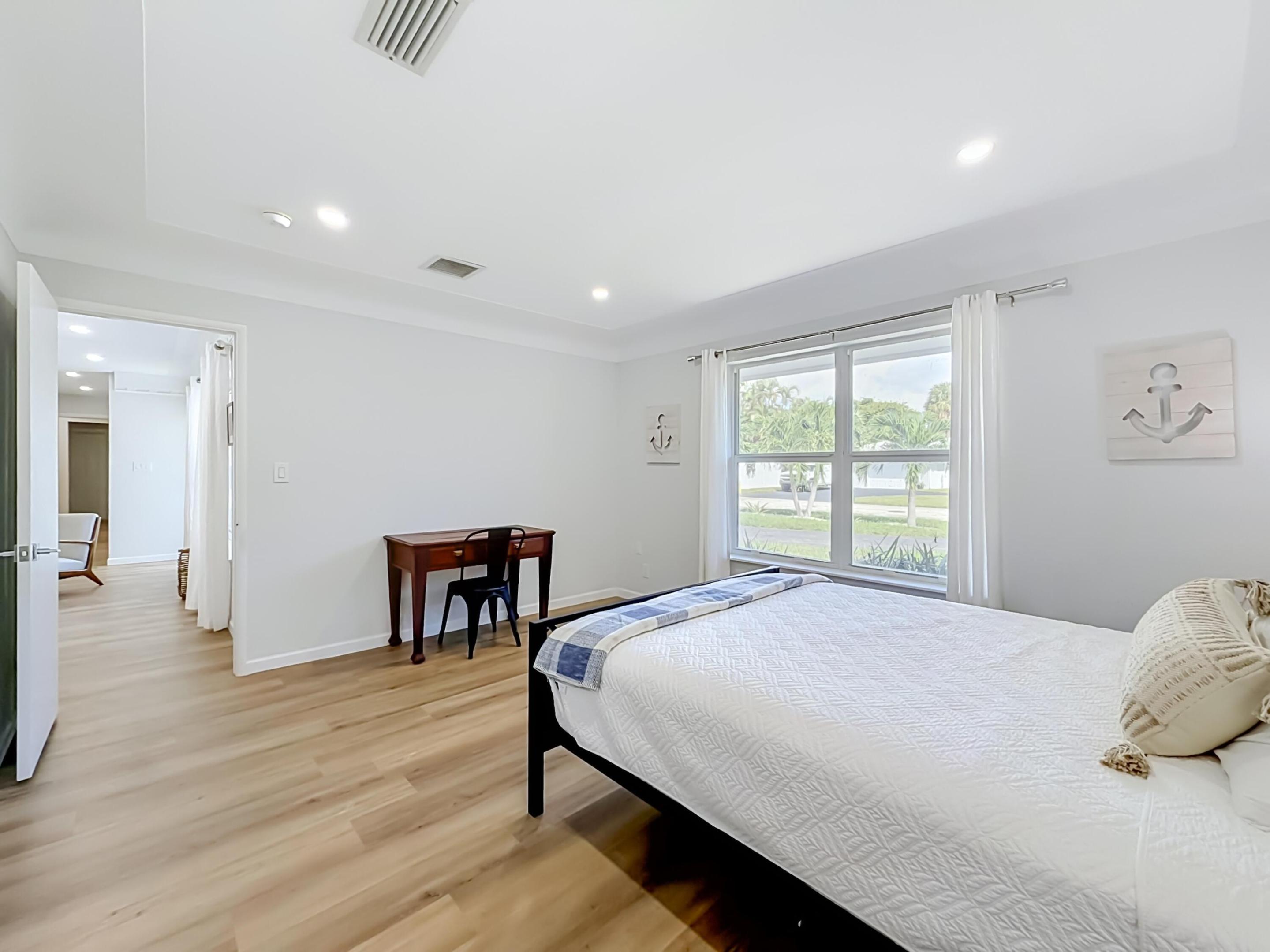 1950 NE 30th, Lighthouse Point FL 33064
