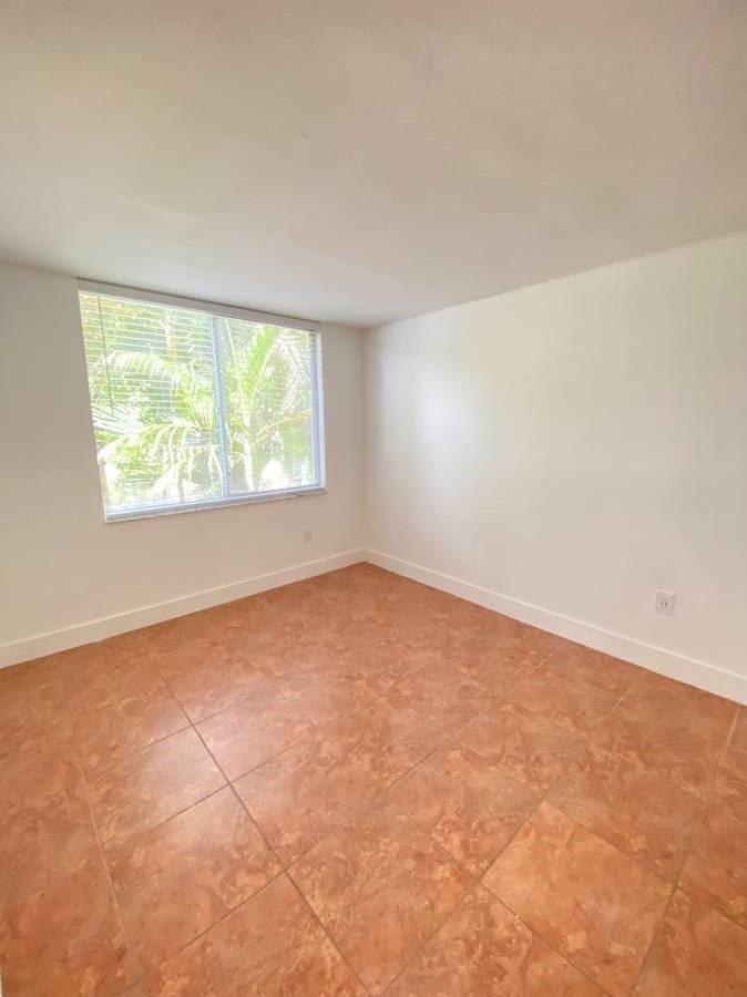 1740 NW N River #319, Miami FL 33125