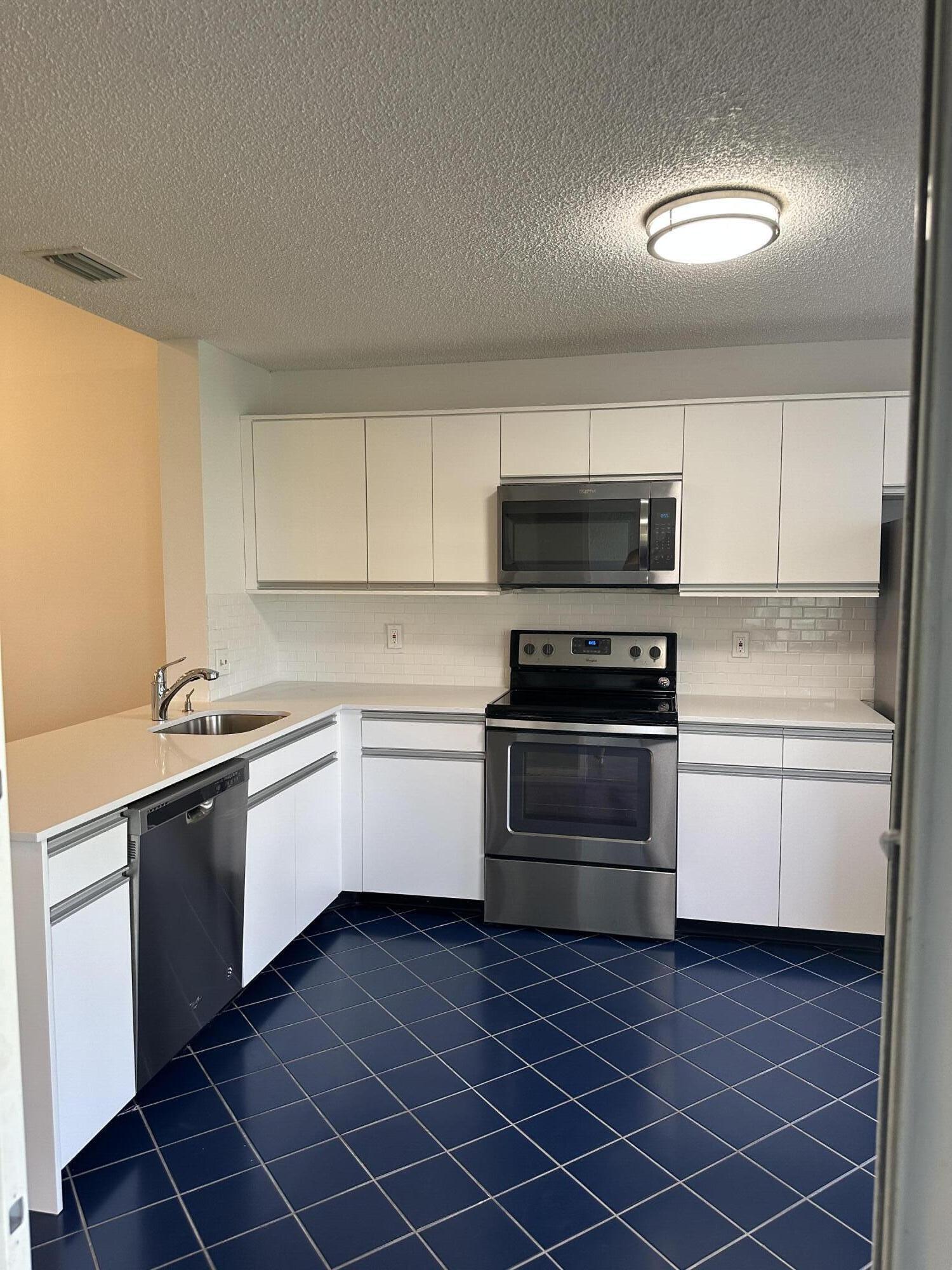 6703 Via Regina, Boca Raton FL 33433