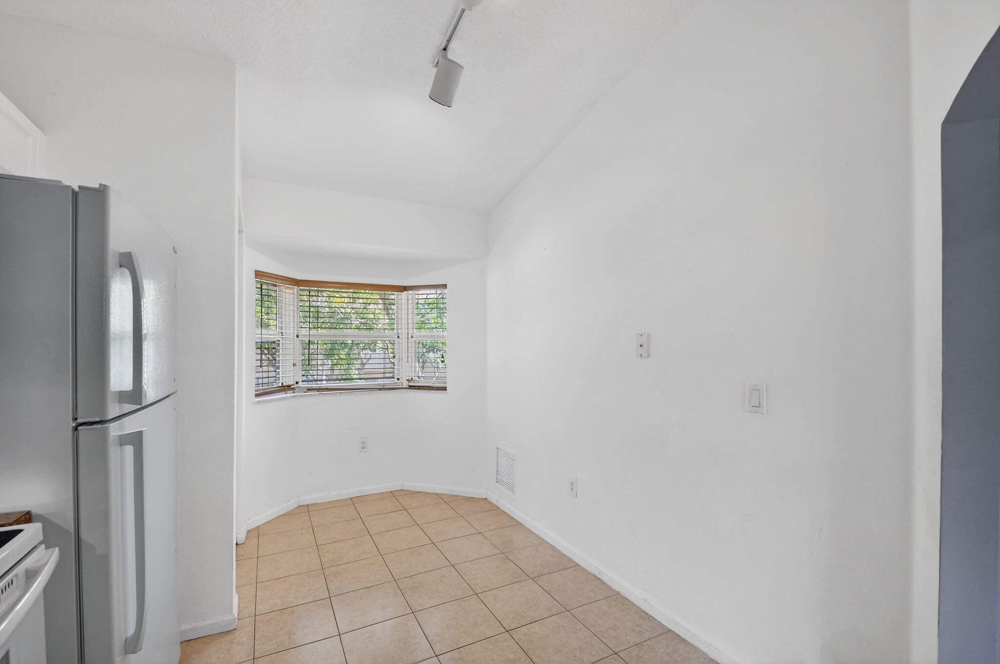3790 N Jog #203, West Palm Beach FL 33411