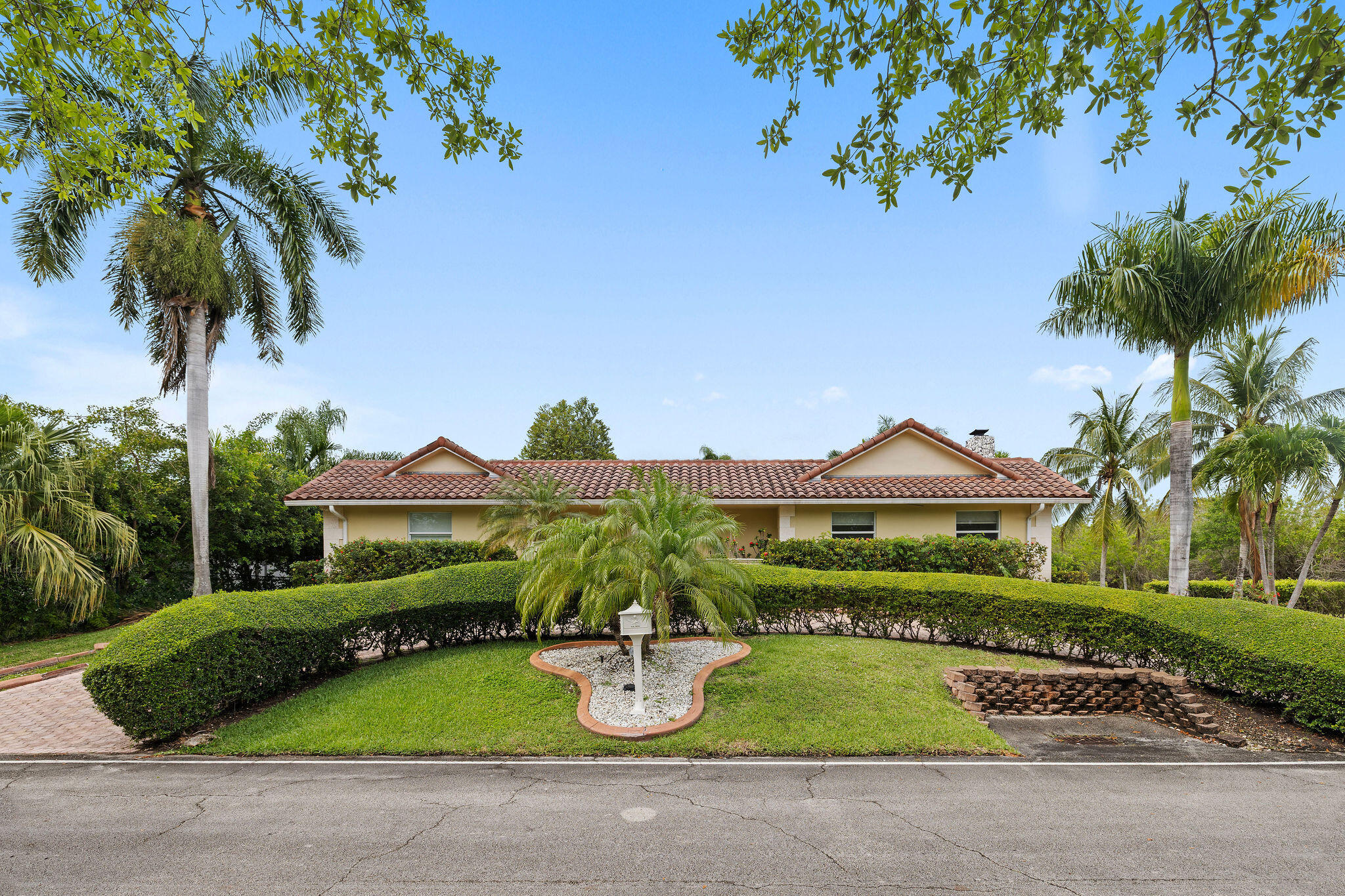 5701 SW 136th, Miami FL 33156
