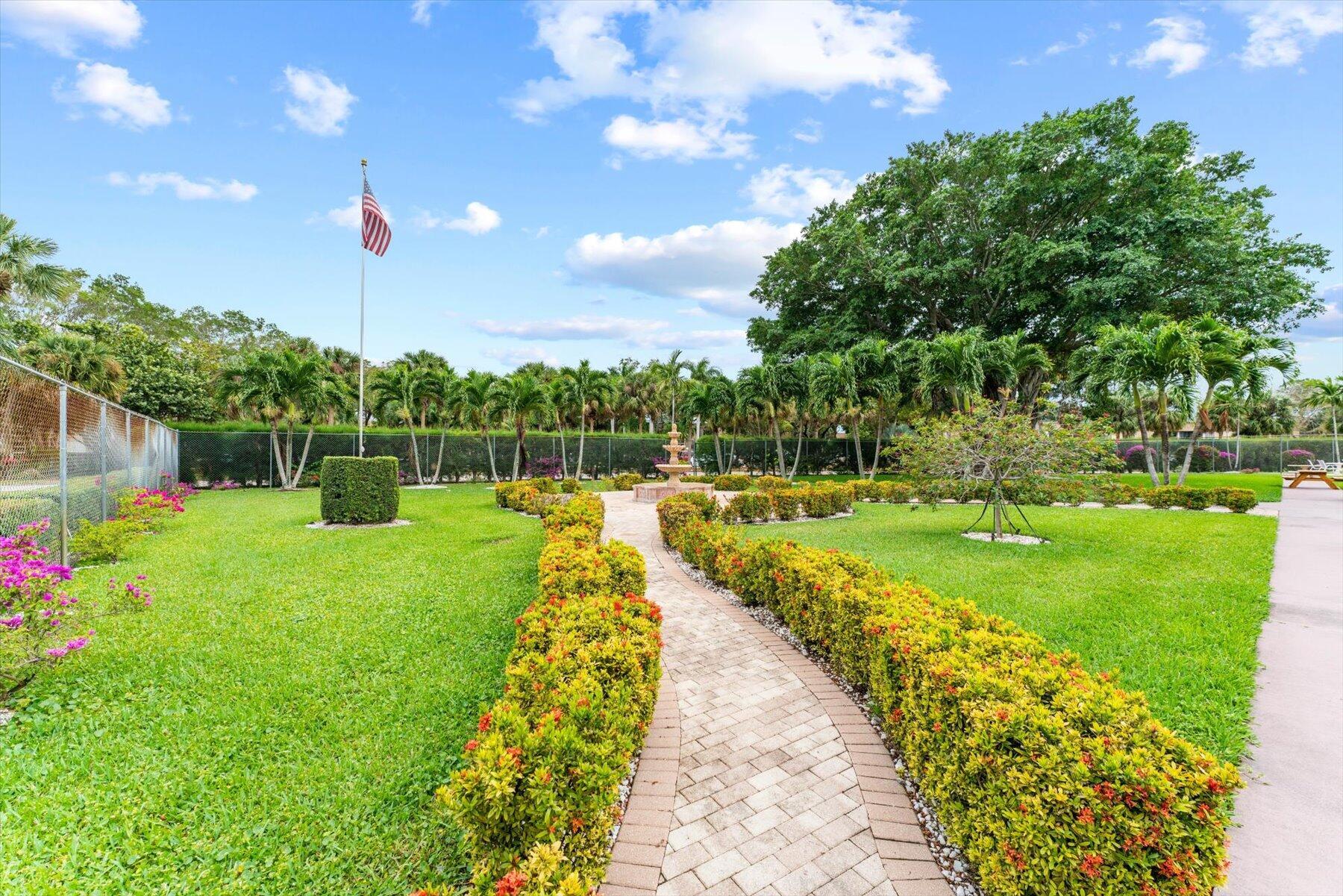 719 Lori #204, Palm Springs FL 33461