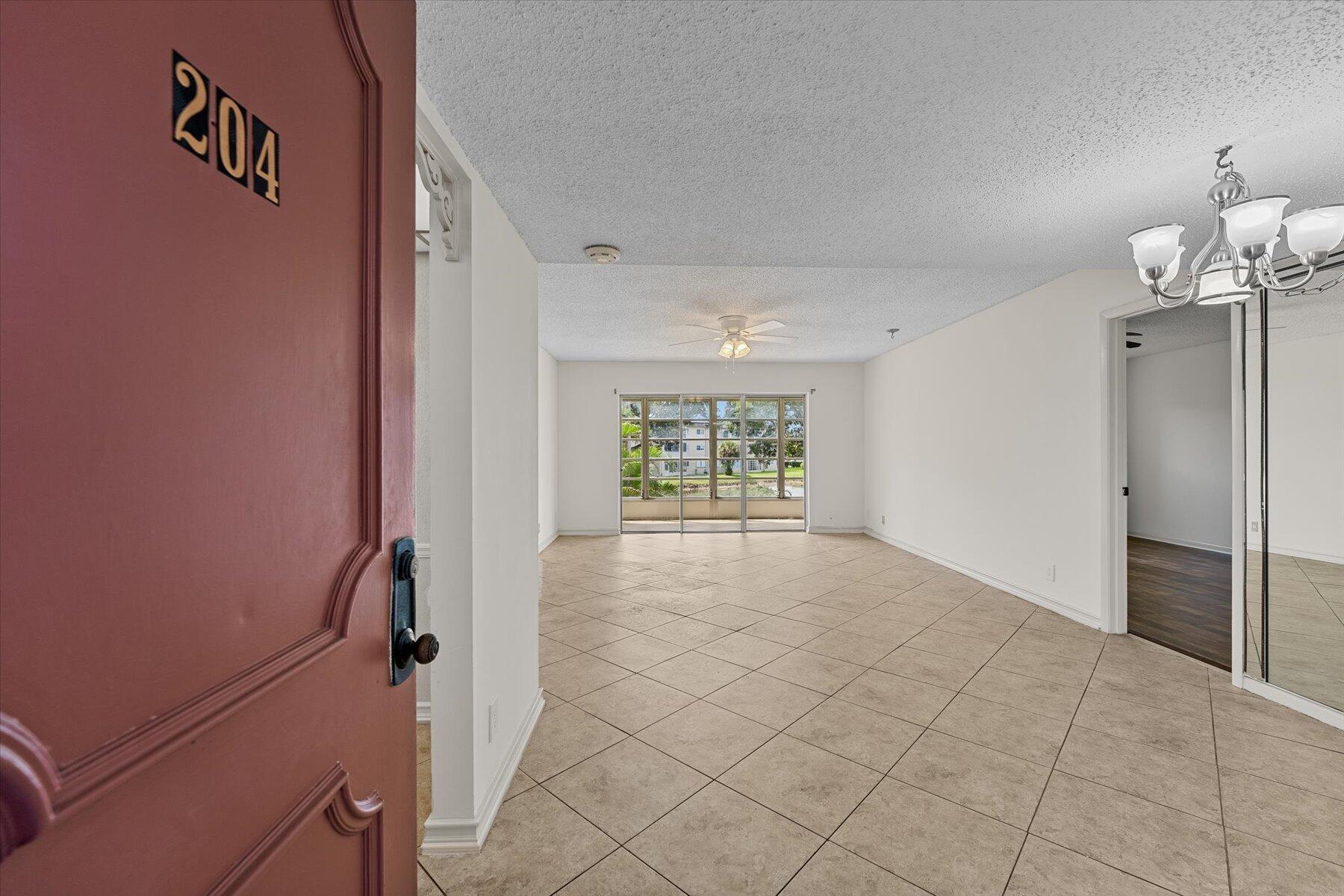 719 Lori #204, Palm Springs FL 33461