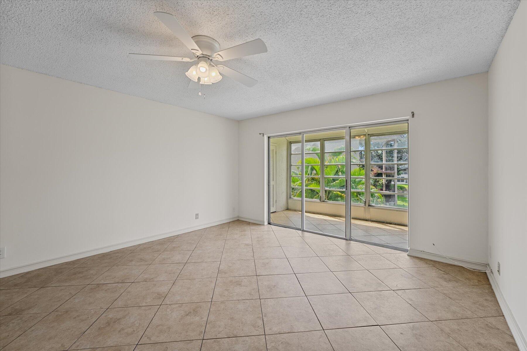 719 Lori #204, Palm Springs FL 33461