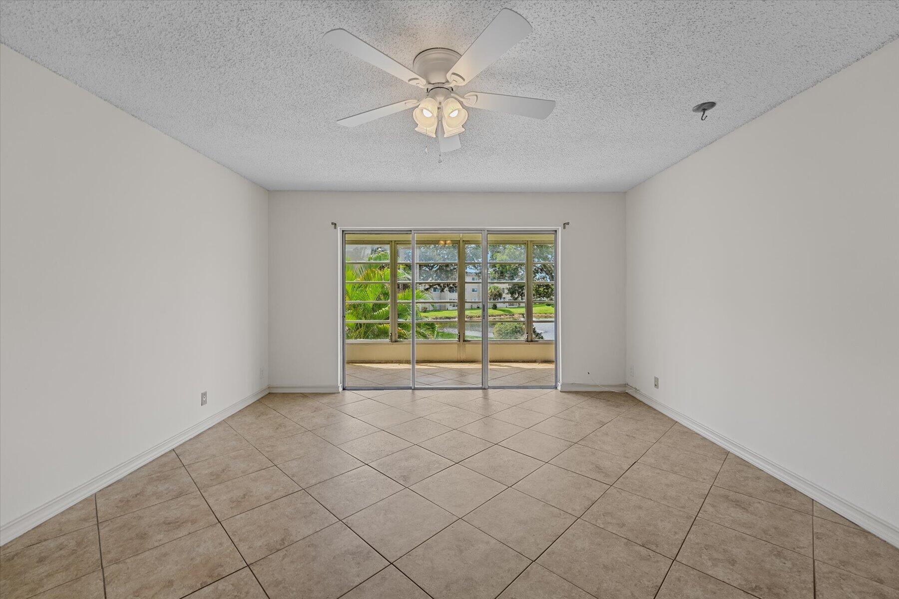 719 Lori #204, Palm Springs FL 33461