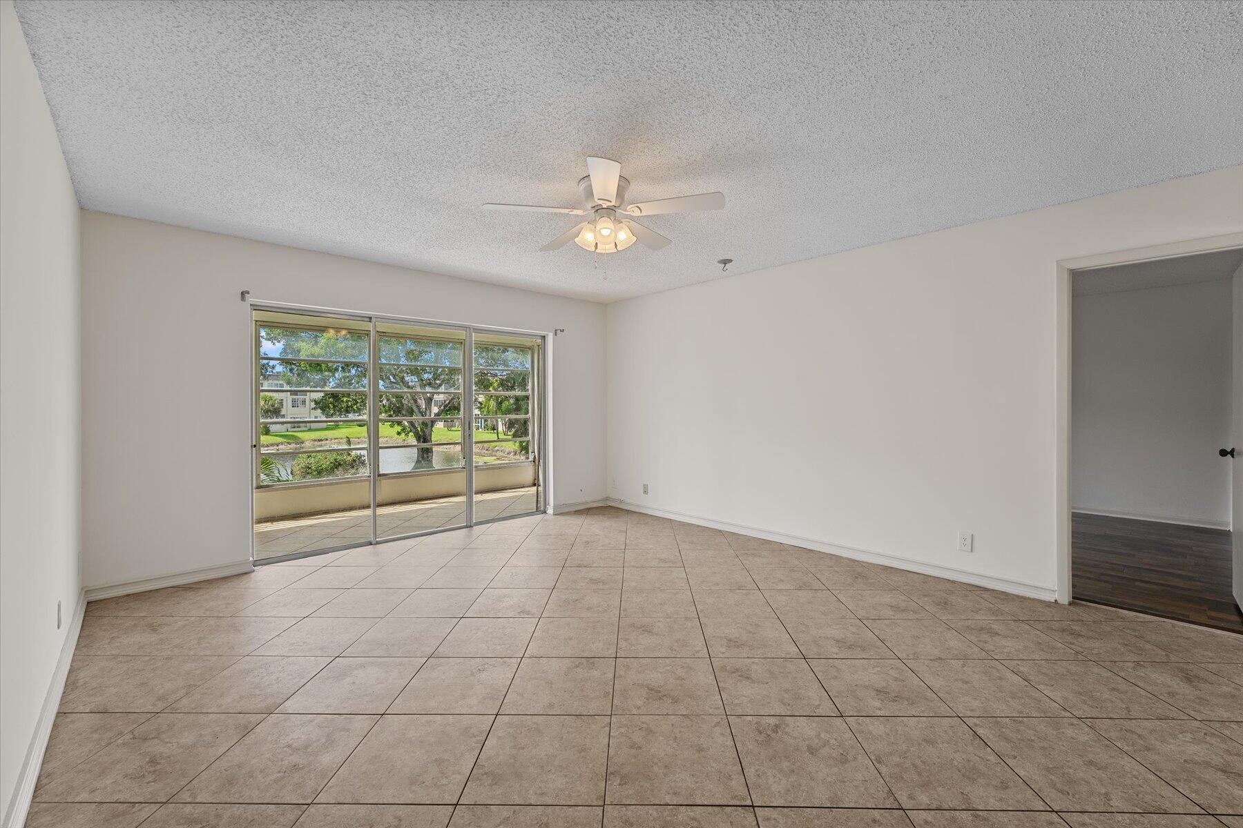 719 Lori #204, Palm Springs FL 33461