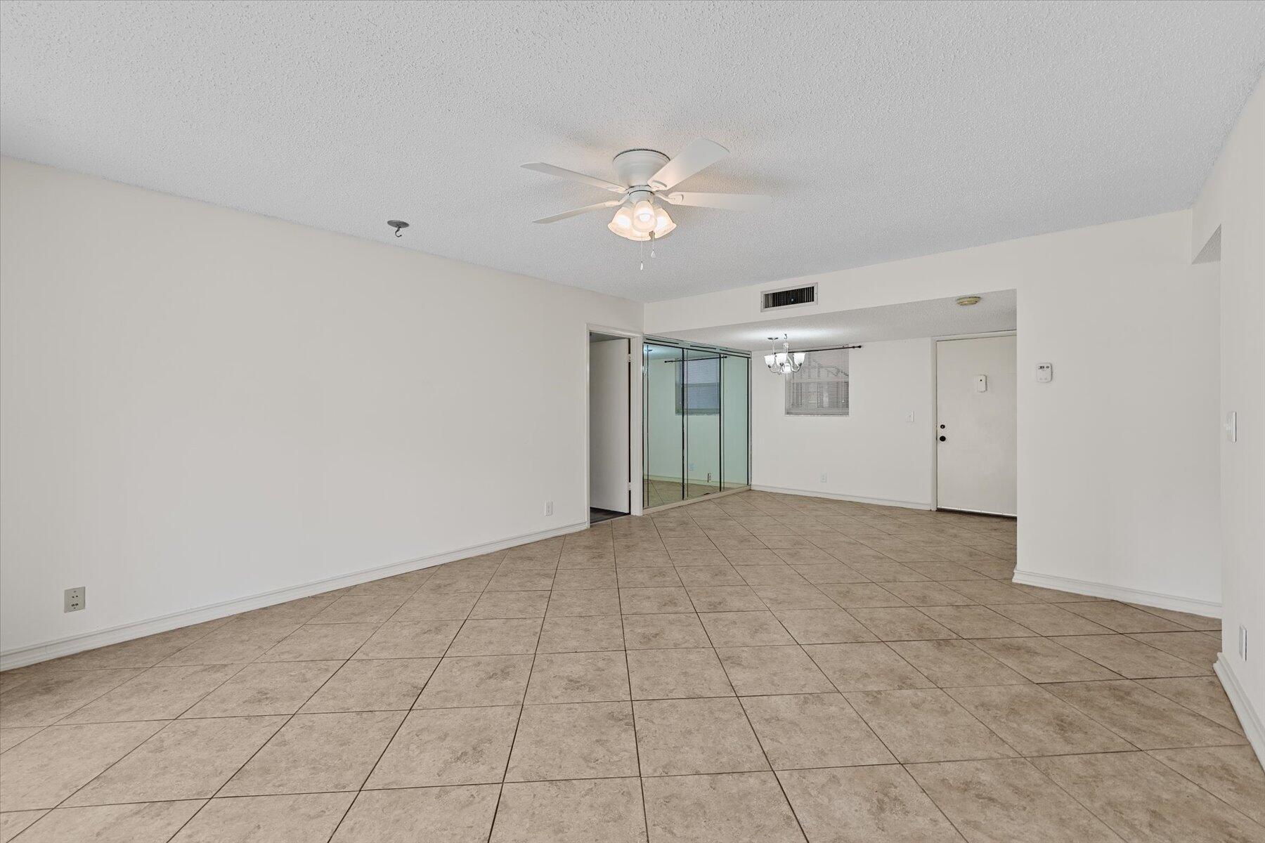 719 Lori #204, Palm Springs FL 33461
