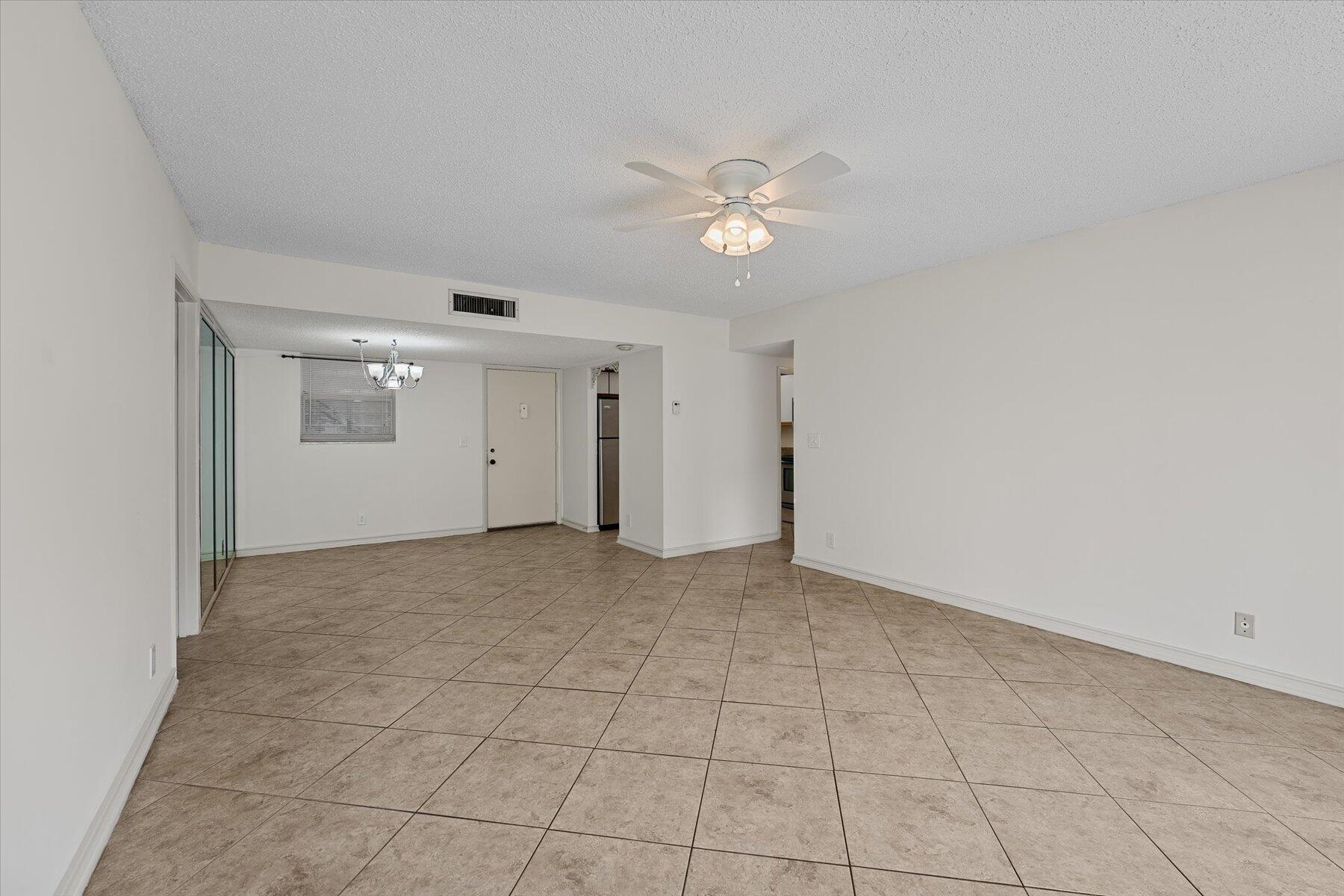 719 Lori #204, Palm Springs FL 33461