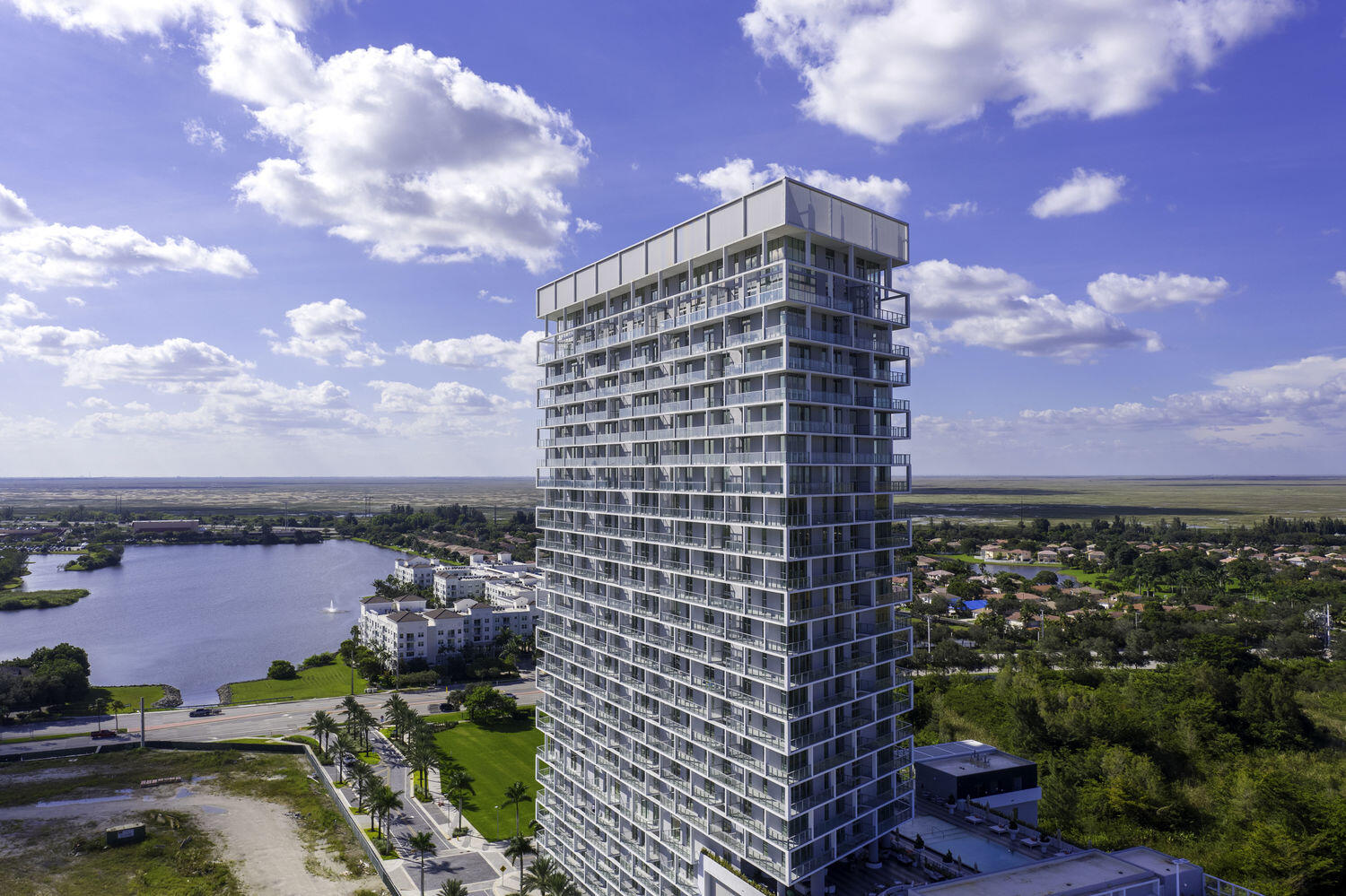 2000 Metropica #2107, Sunrise FL 33323