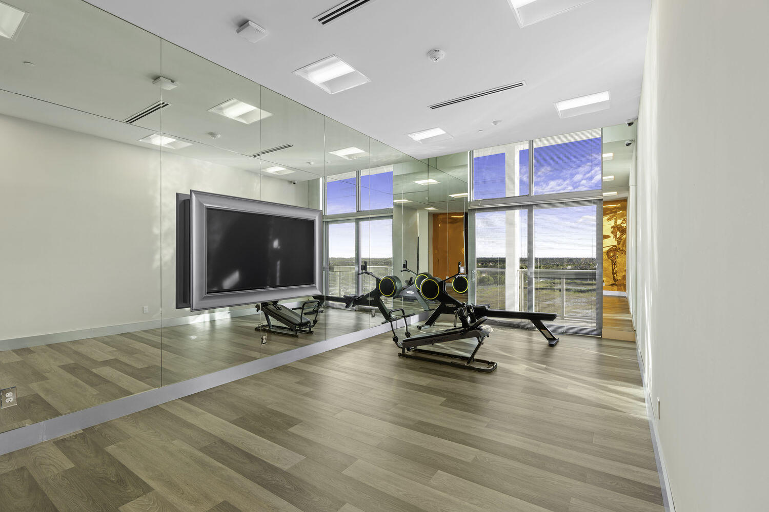 2000 Metropica #2107, Sunrise FL 33323