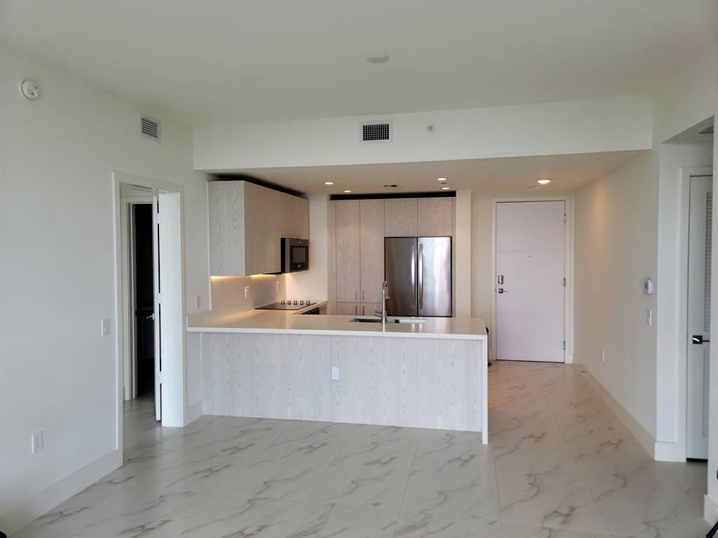 2000 Metropica #2107, Sunrise FL 33323