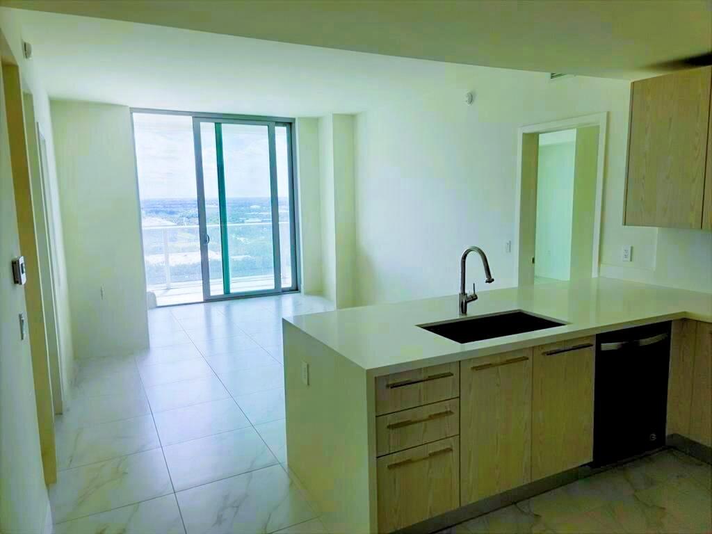 2000 Metropica #2107, Sunrise FL 33323