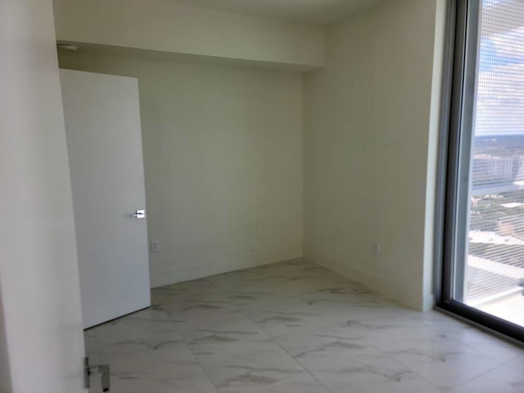 2000 Metropica #2107, Sunrise FL 33323