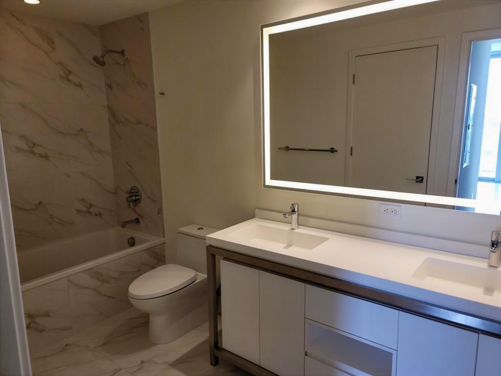 2000 Metropica #2107, Sunrise FL 33323