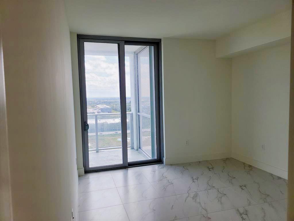 2000 Metropica #2107, Sunrise FL 33323