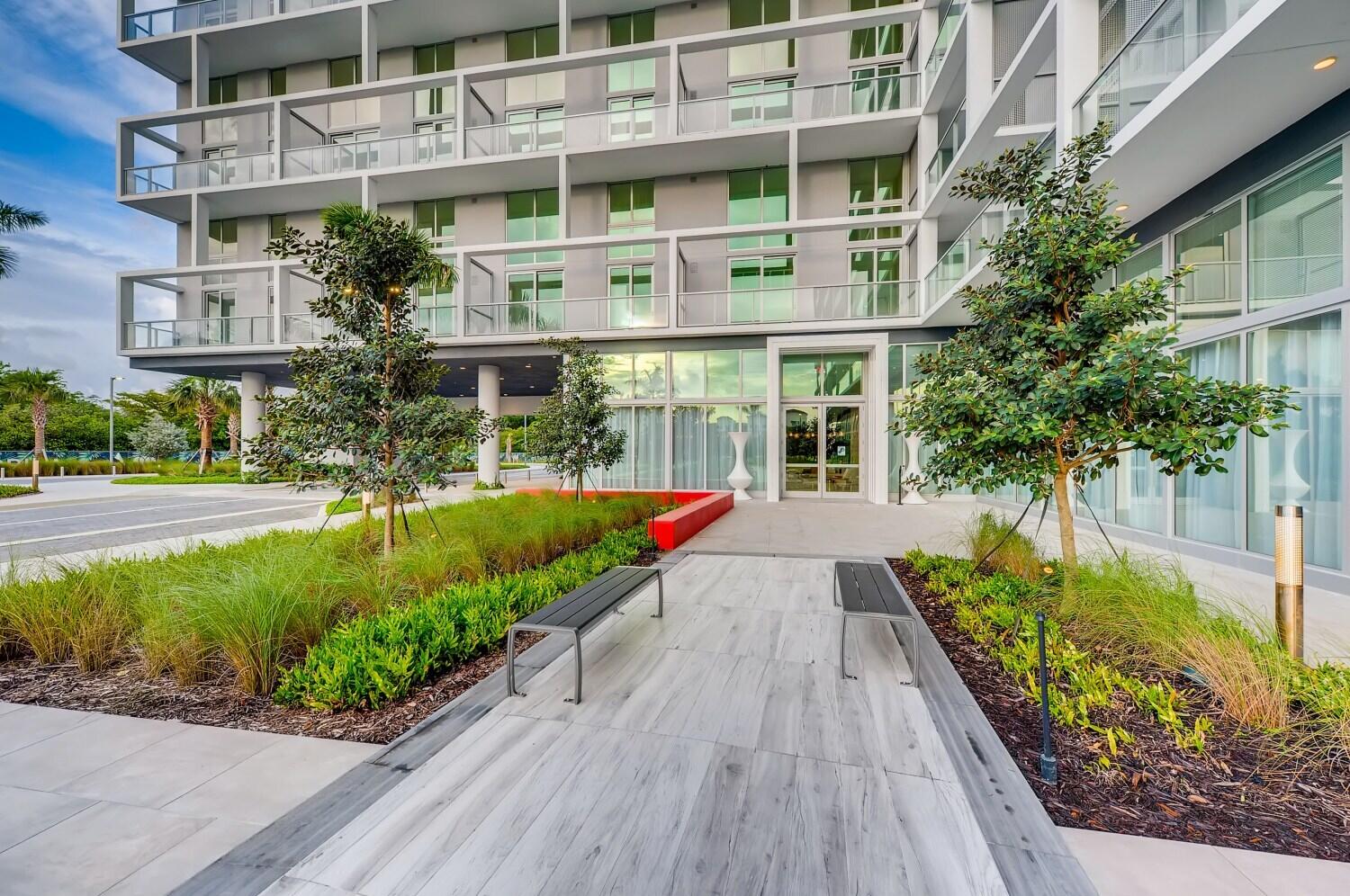 2000 Metropica #2107, Sunrise FL 33323