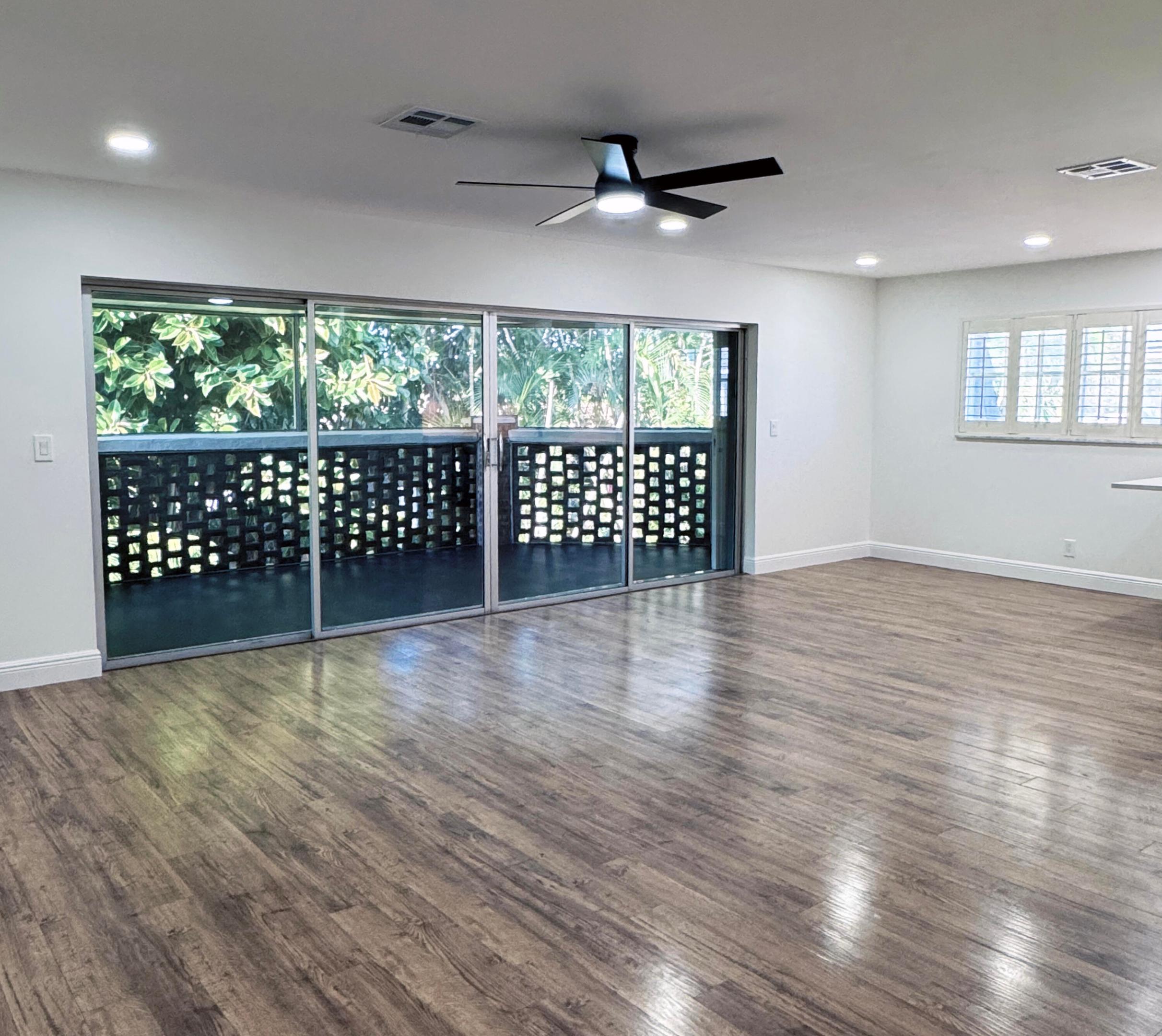 419 Pine Tree #19, Atlantis FL 33462