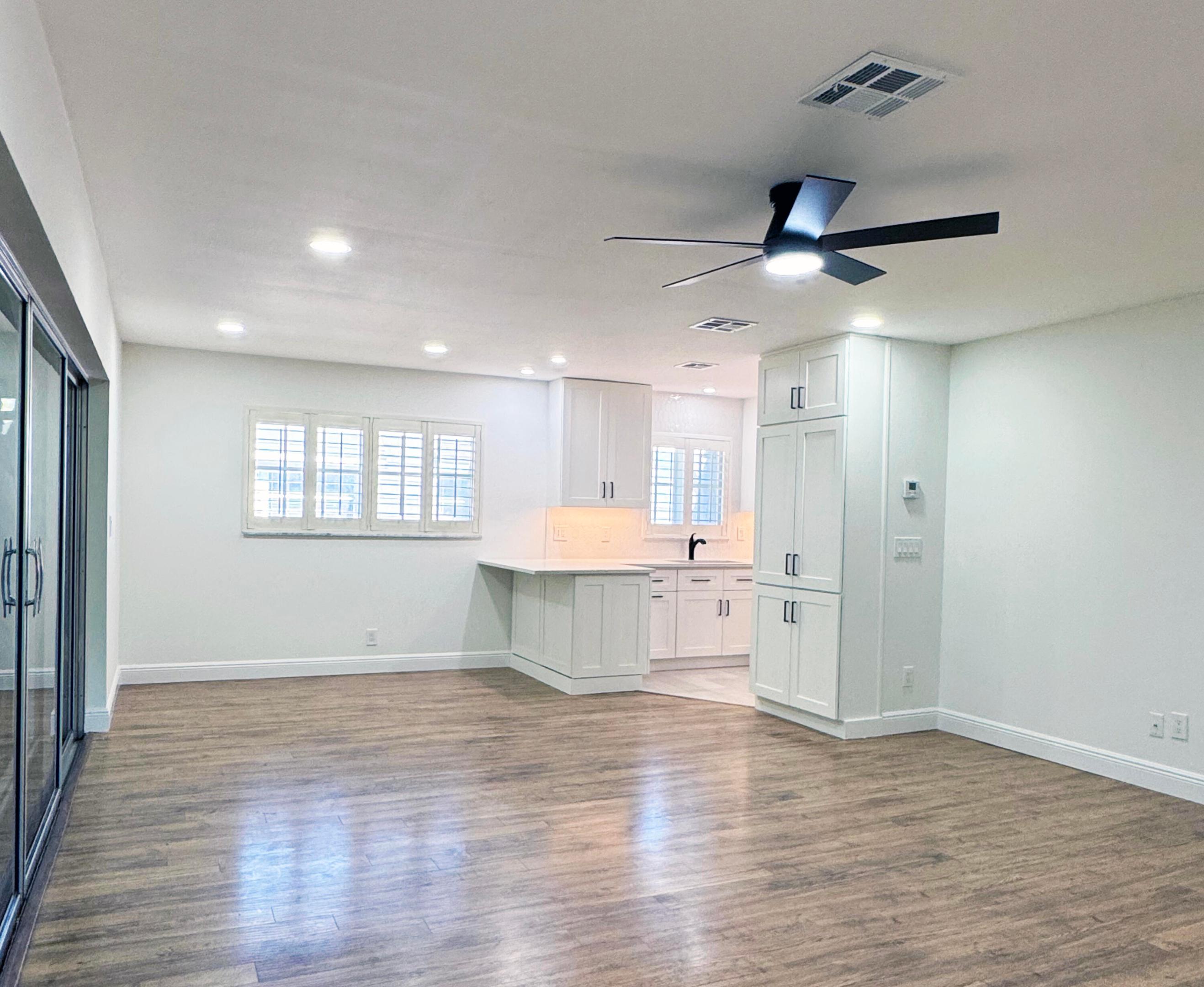 419 Pine Tree #19, Atlantis FL 33462