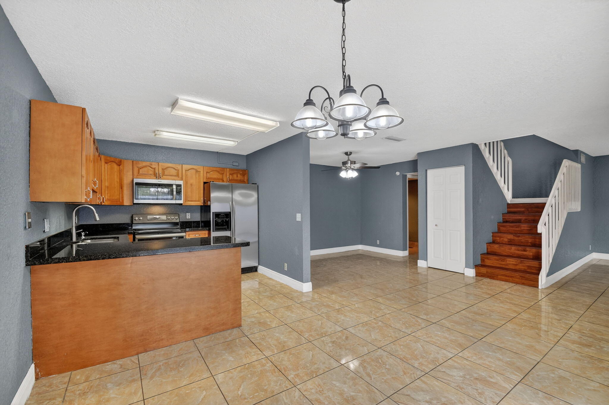320 Woodland, Palm Springs FL 33461