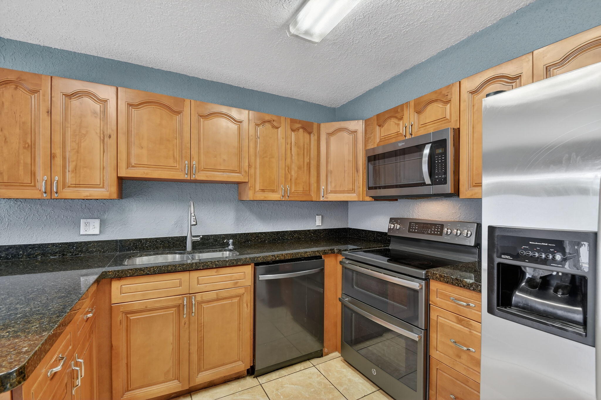 320 Woodland, Palm Springs FL 33461