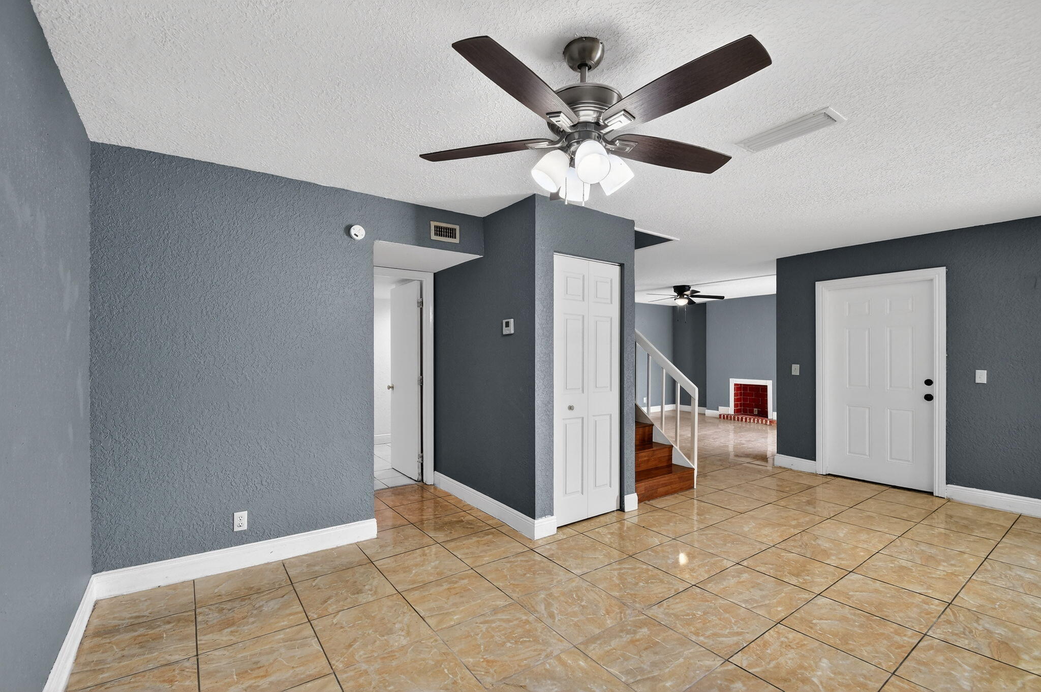 320 Woodland, Palm Springs FL 33461