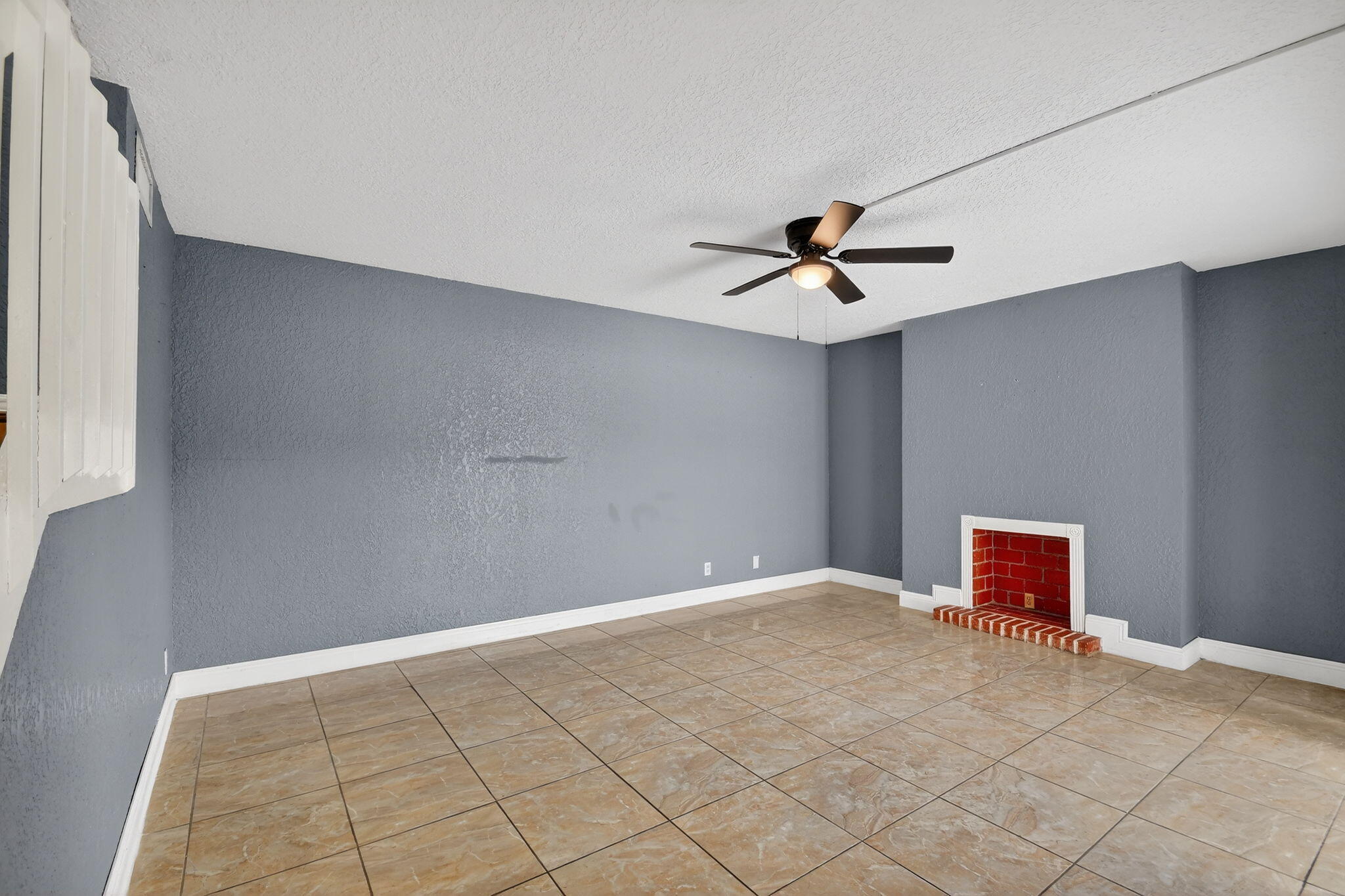 320 Woodland, Palm Springs FL 33461