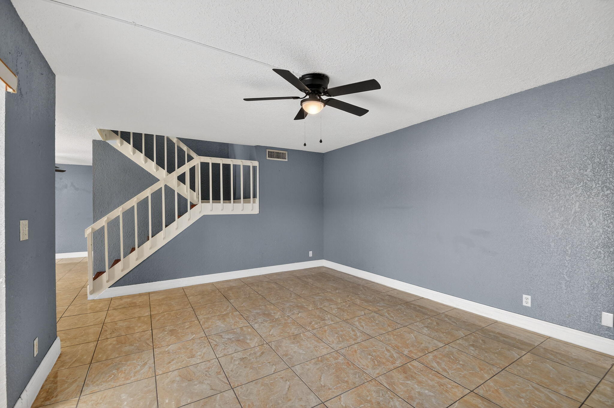 320 Woodland, Palm Springs FL 33461