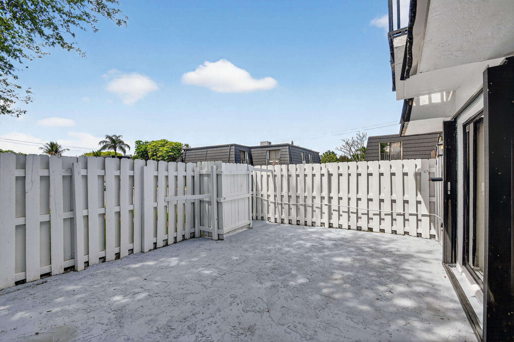 320 Woodland, Palm Springs FL 33461