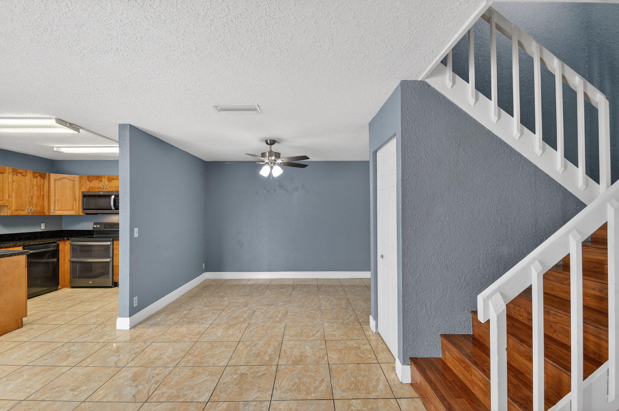 320 Woodland, Palm Springs FL 33461