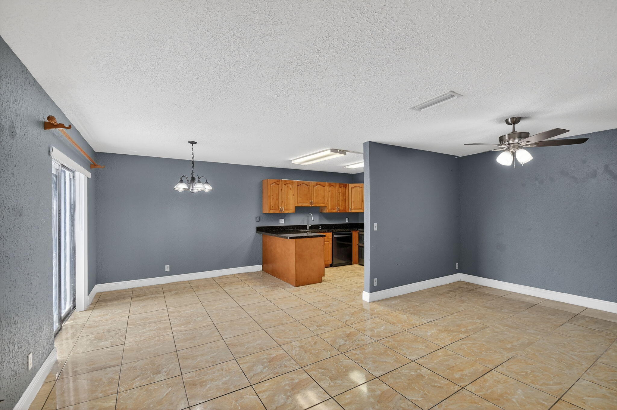 320 Woodland, Palm Springs FL 33461