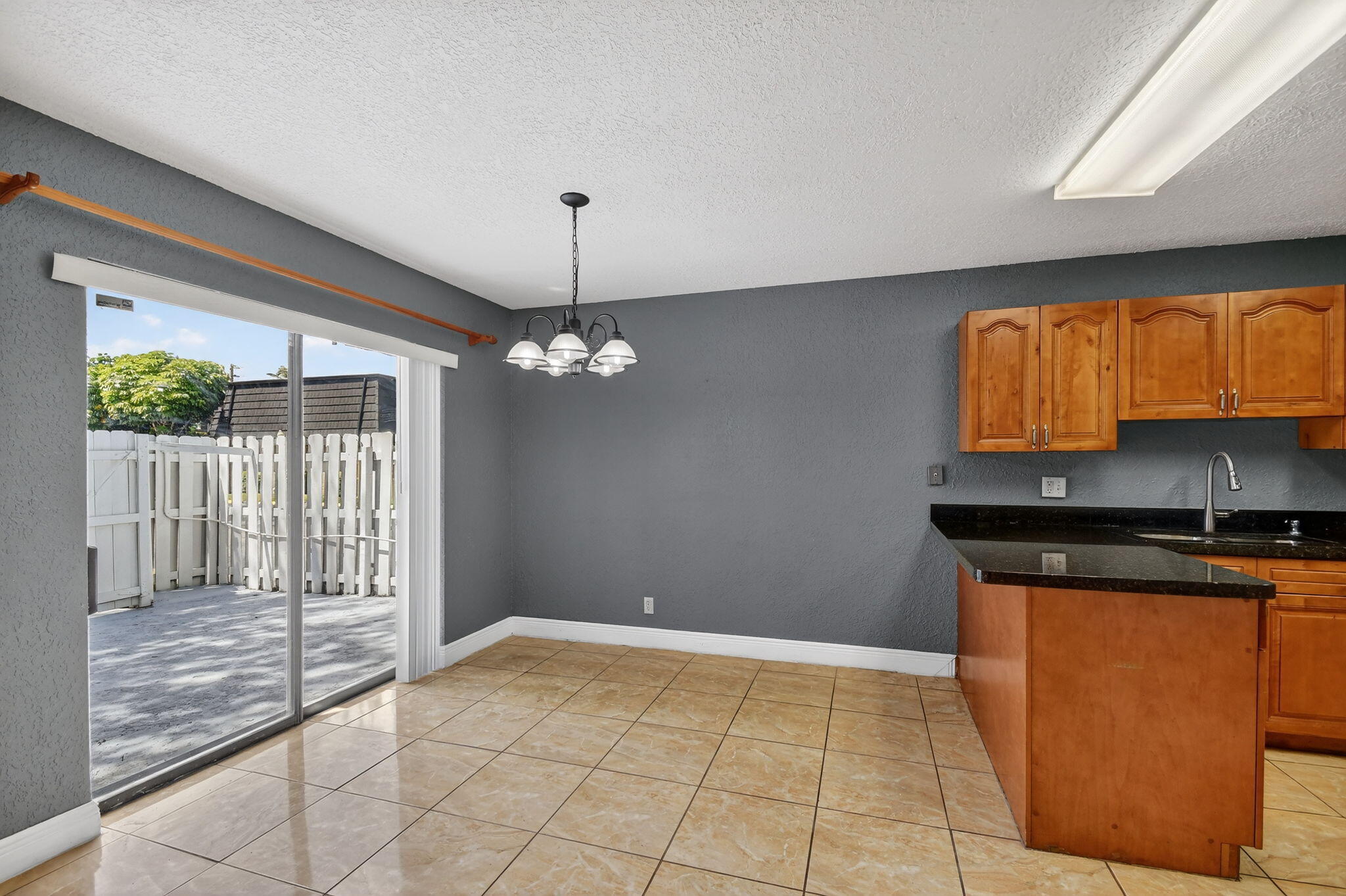 320 Woodland, Palm Springs FL 33461