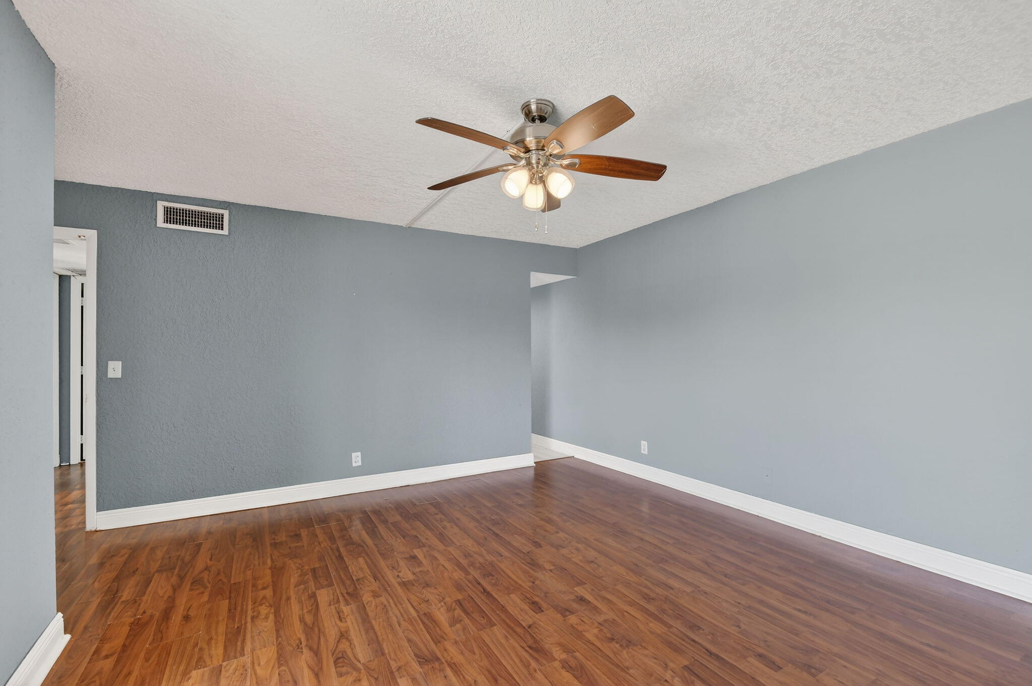 320 Woodland, Palm Springs FL 33461