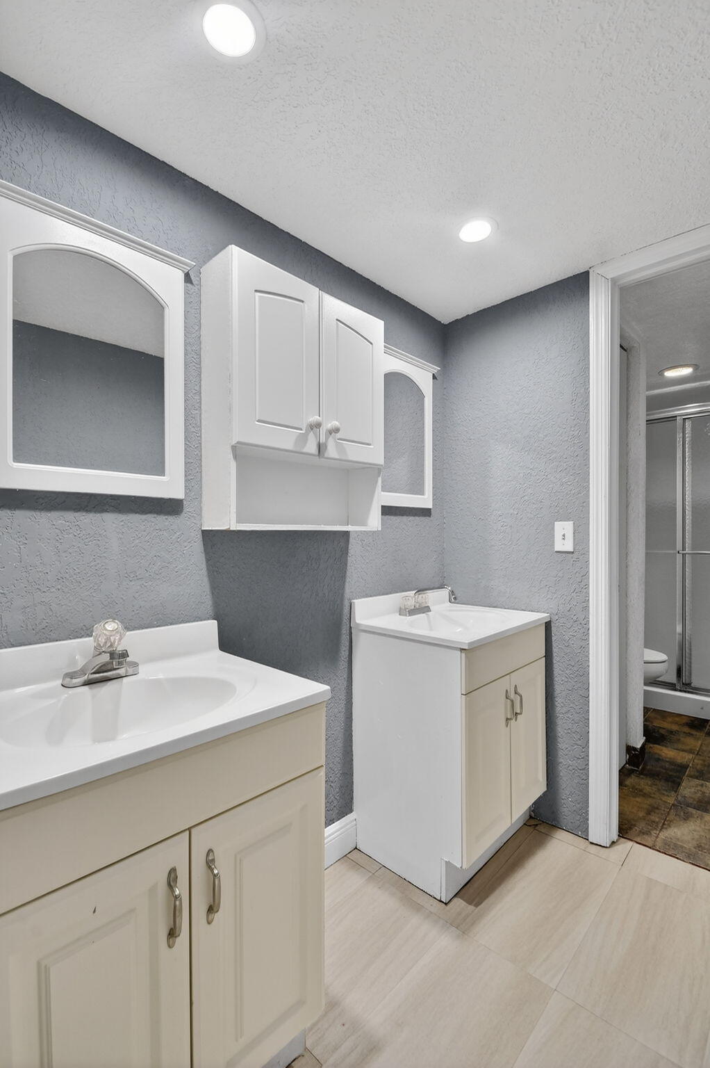 320 Woodland, Palm Springs FL 33461