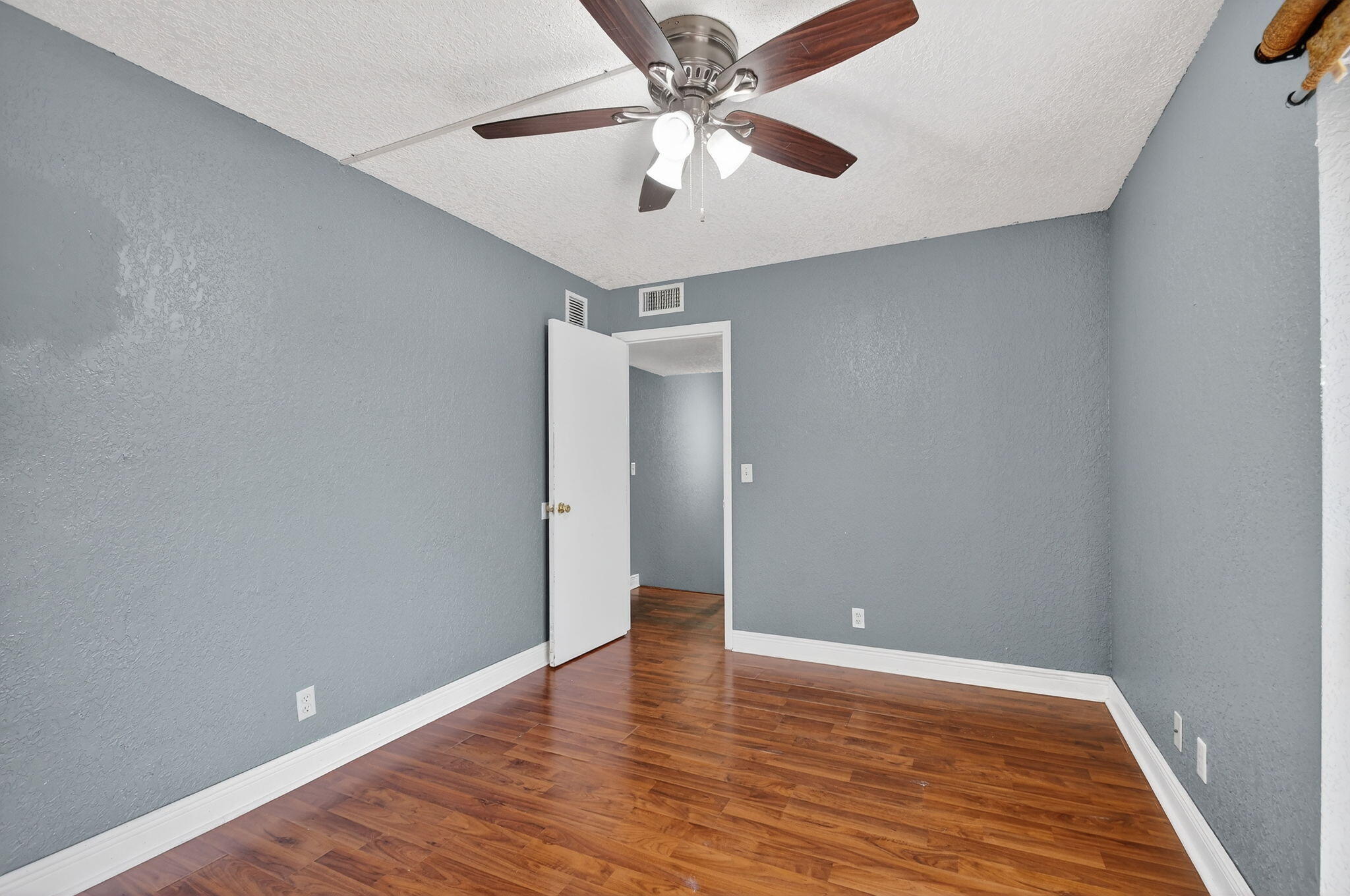 320 Woodland, Palm Springs FL 33461