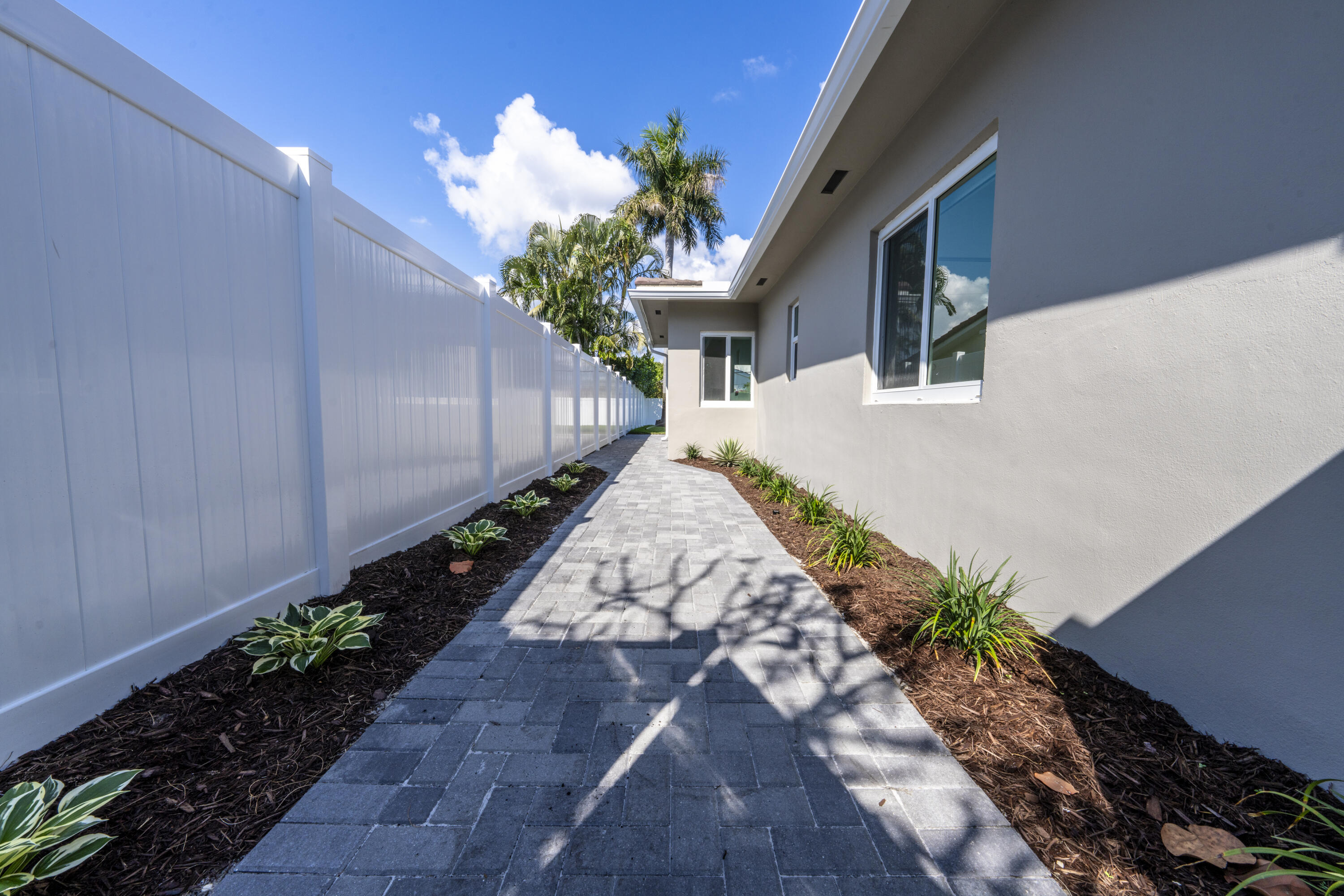 2001 NE 17th, Fort Lauderdale FL 33305