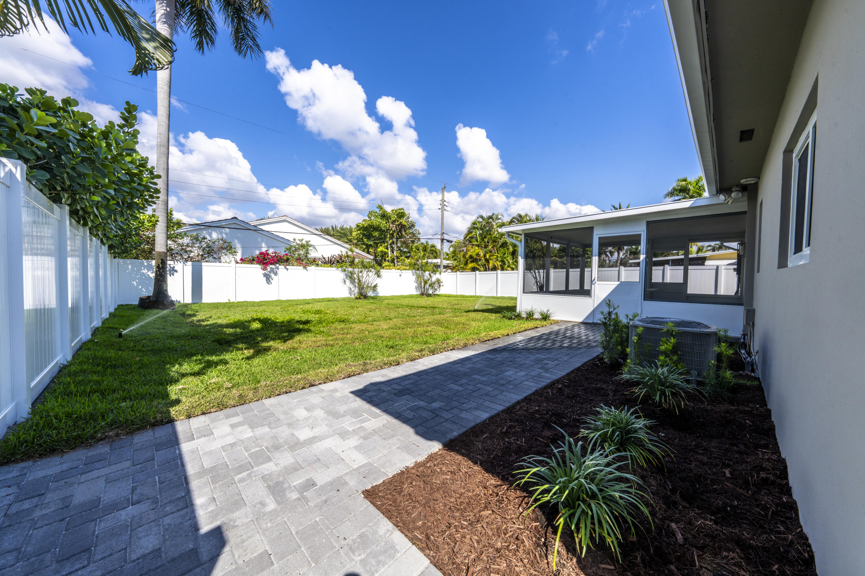 2001 NE 17th, Fort Lauderdale FL 33305