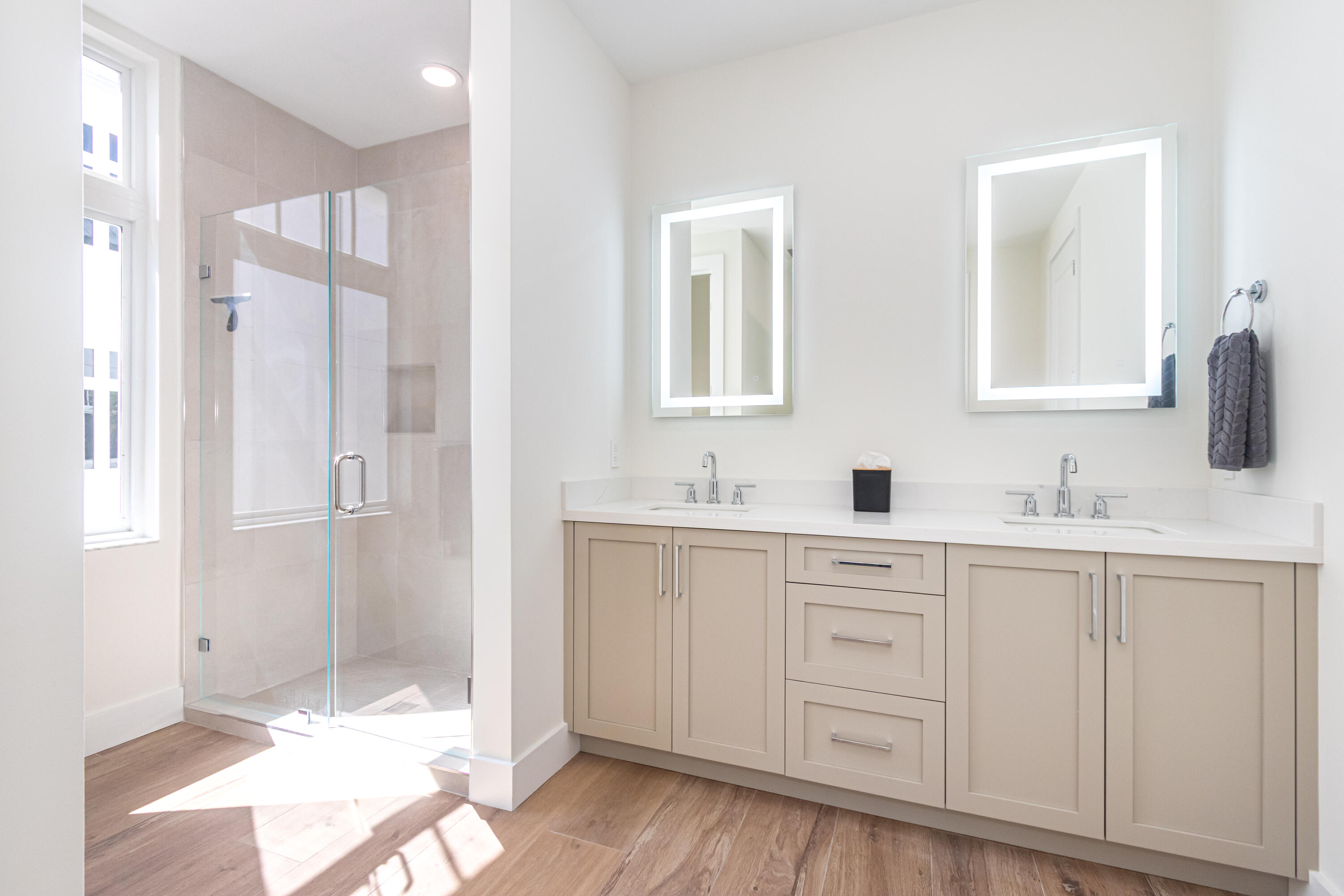 184 Lake #3201, Palm Beach Shores FL 33404