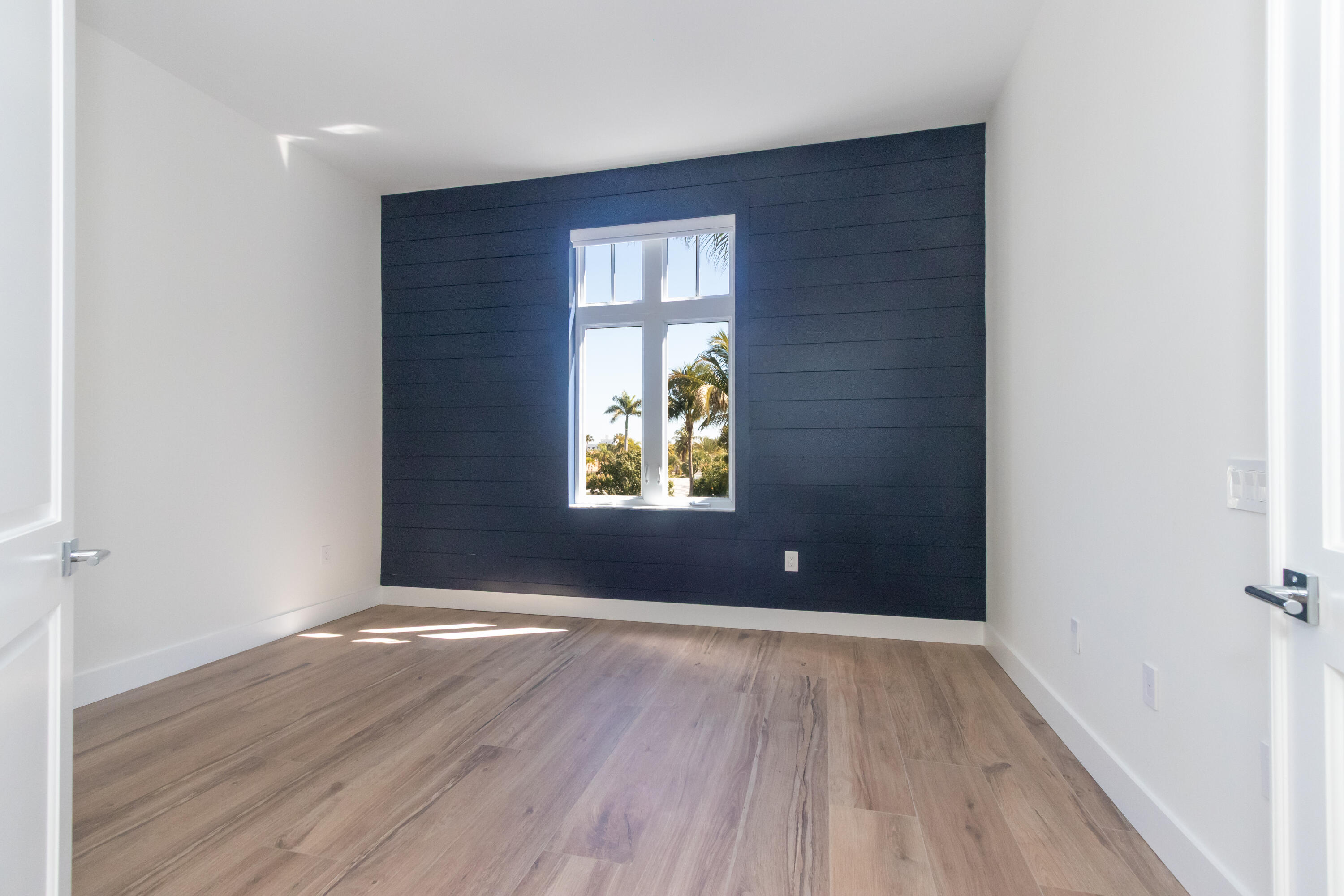 184 Lake #3201, Palm Beach Shores FL 33404