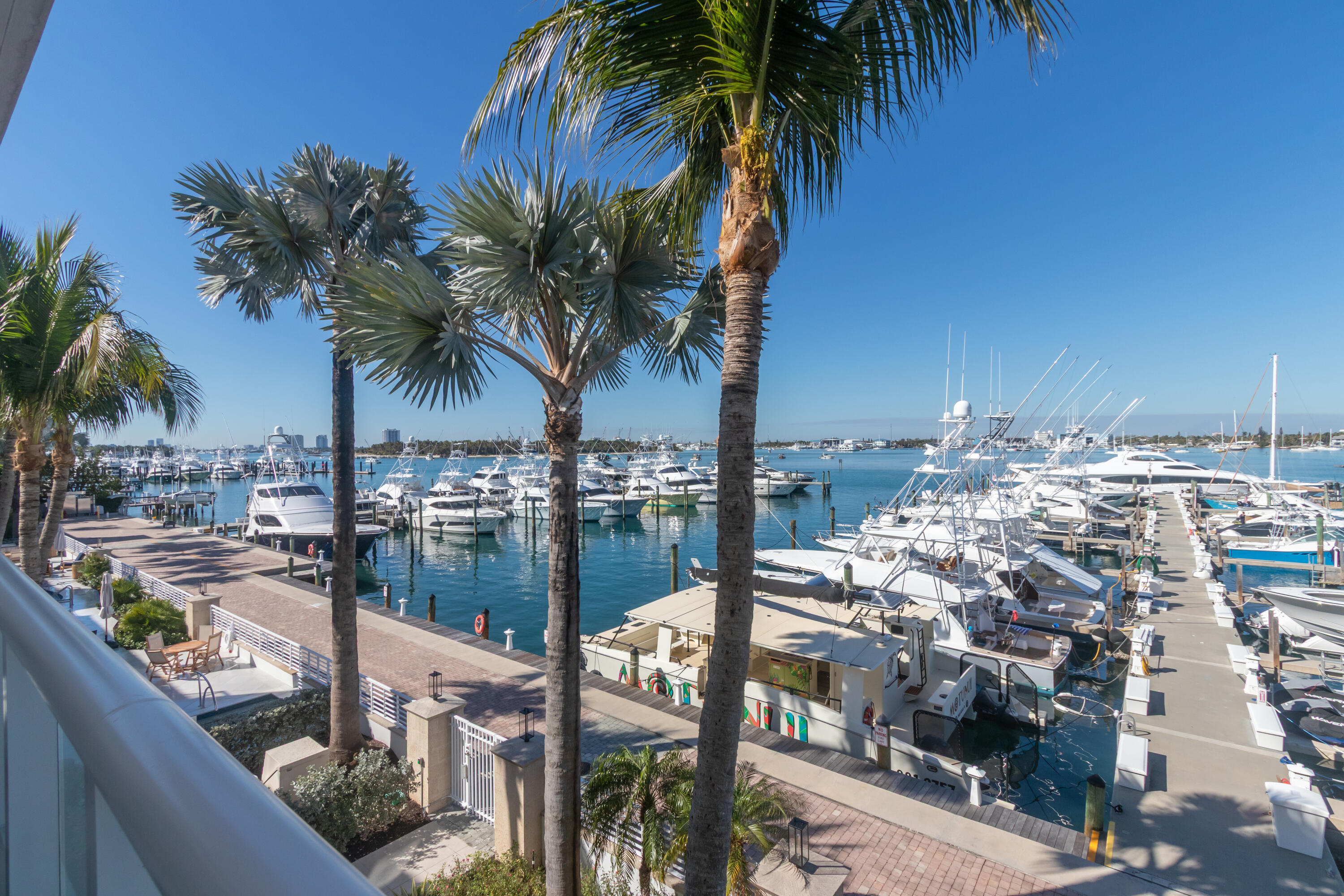 184 Lake #3201, Palm Beach Shores FL 33404