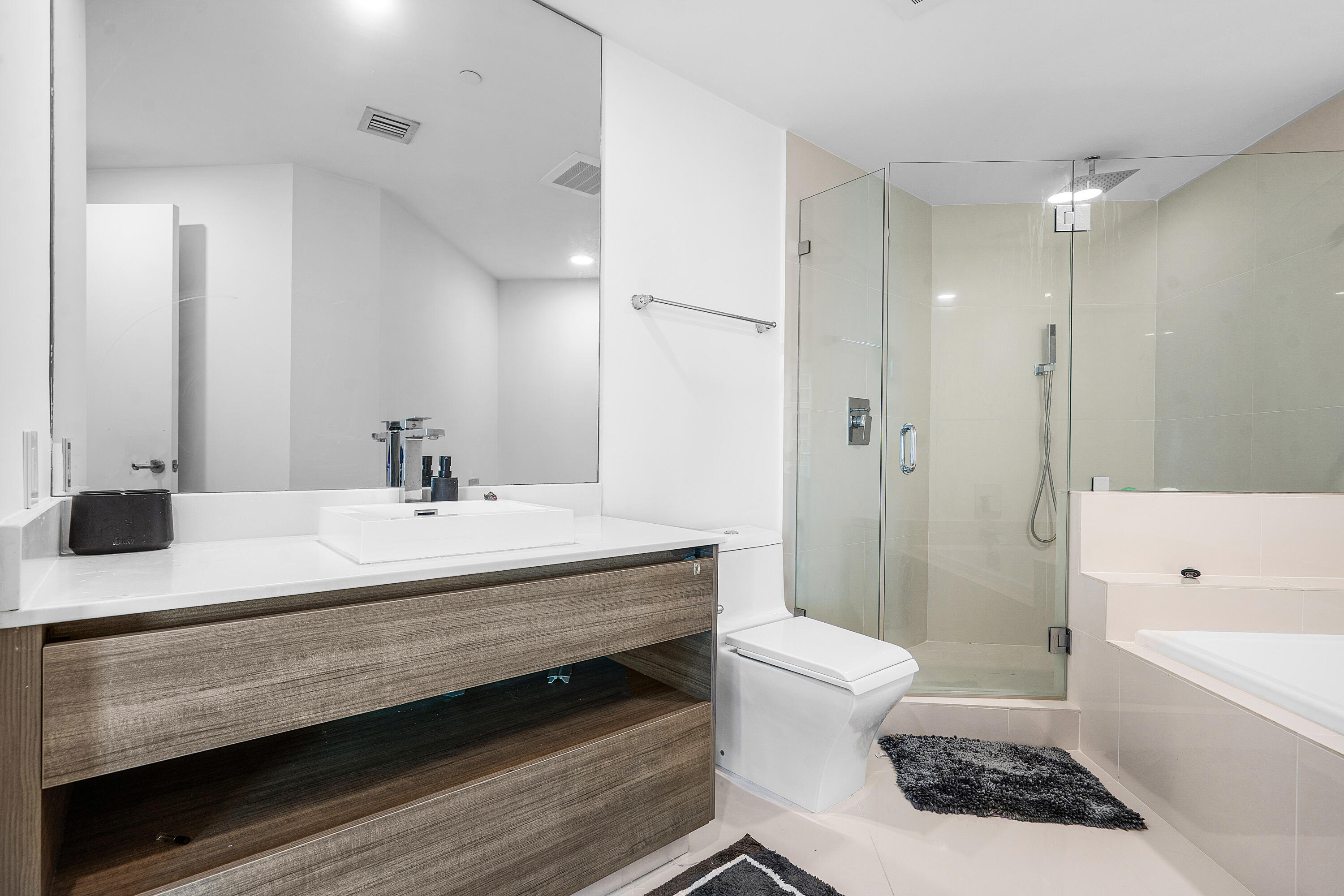 1100 S Miami #3901, Miami FL 33130