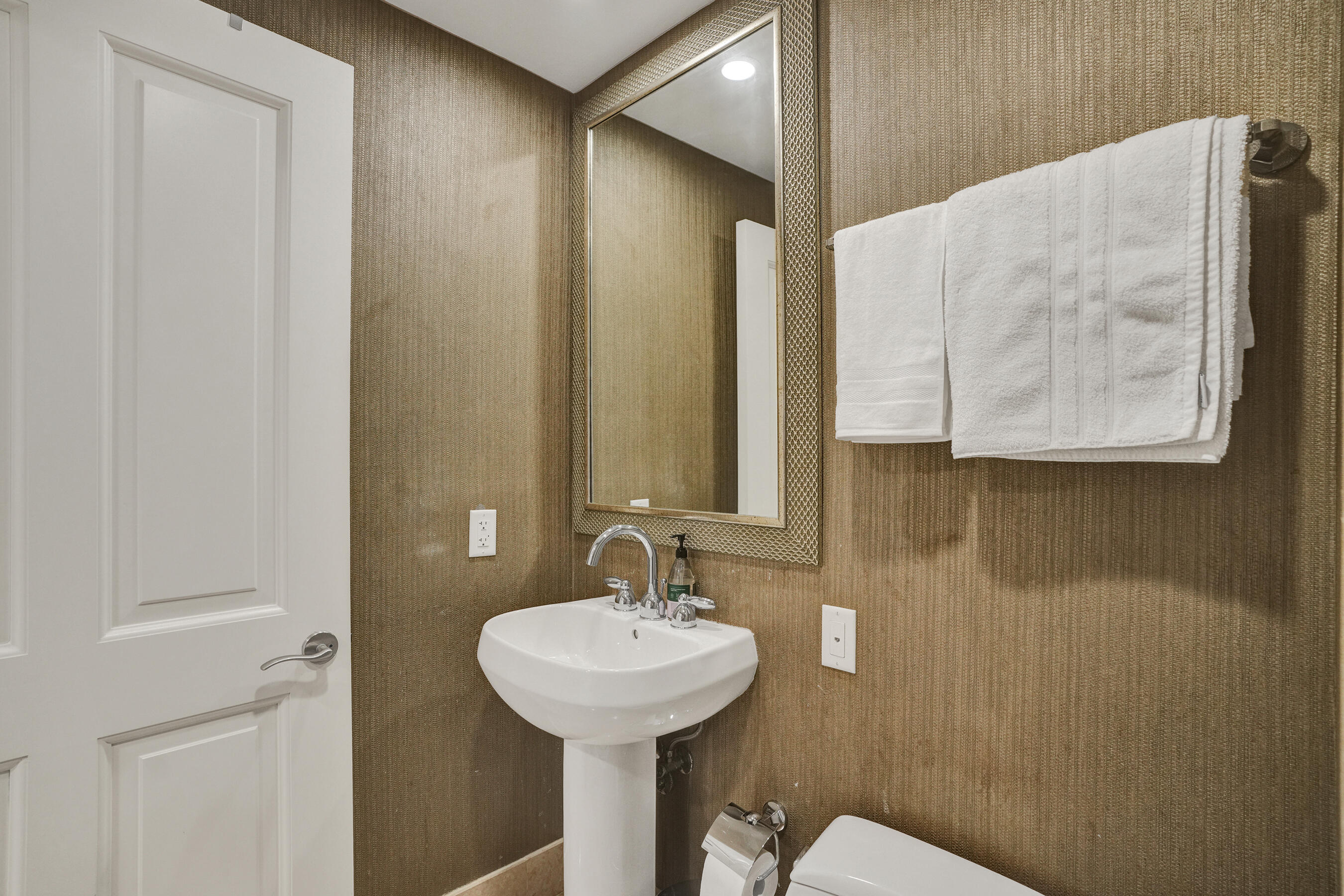 17875 Collins #3103, Sunny Isles Beach FL 33160