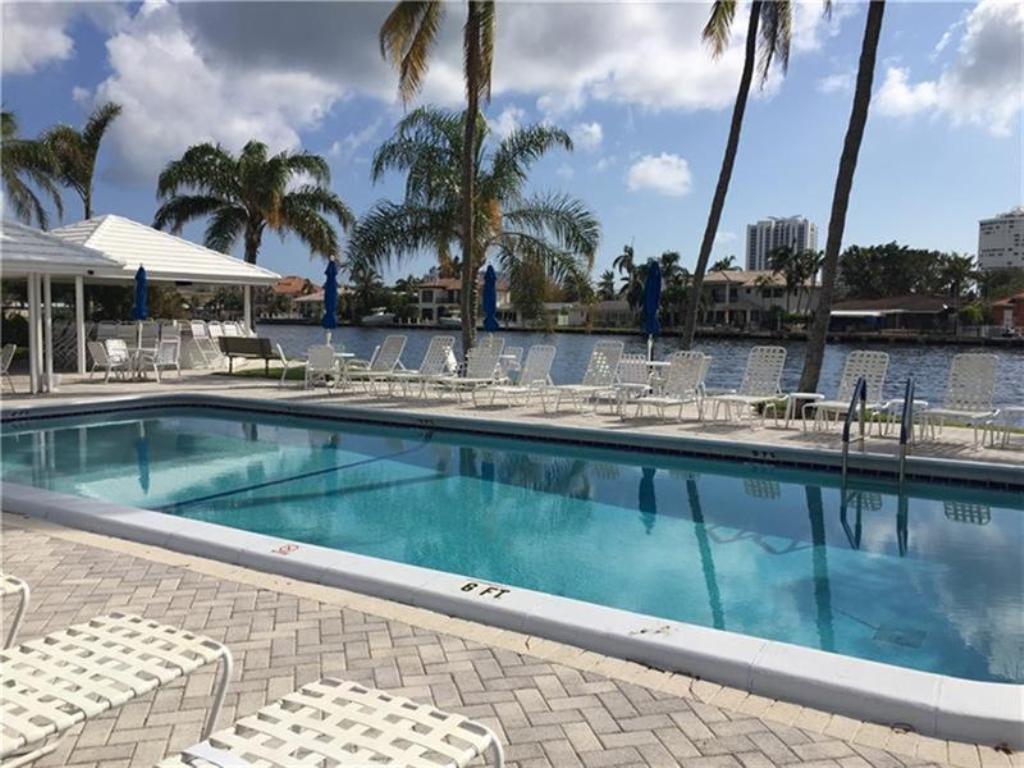 6521 Bay Club #4, Fort Lauderdale FL 33308