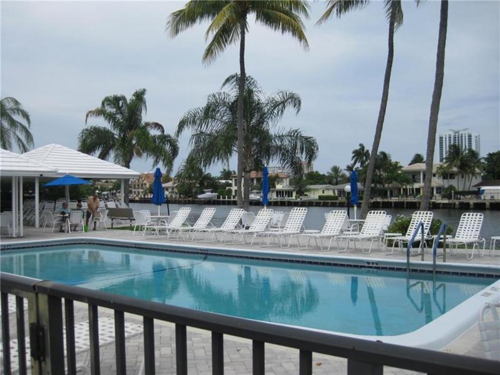 6521 Bay Club #4, Fort Lauderdale FL 33308
