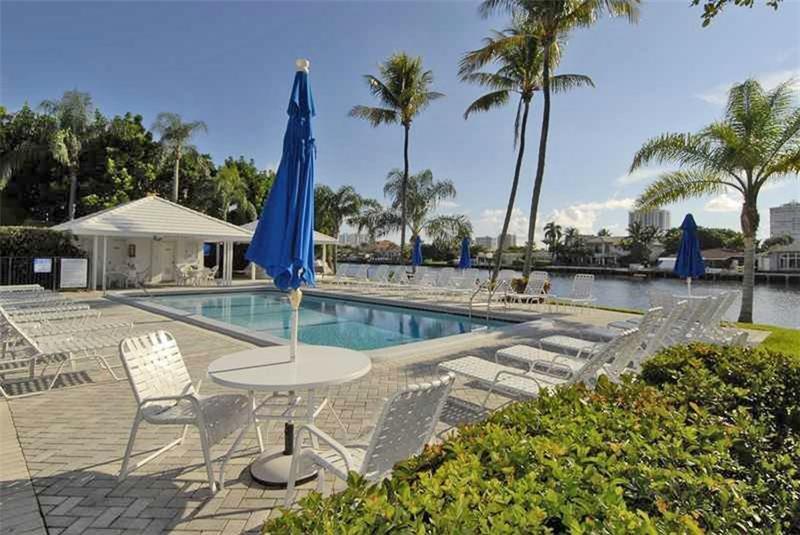 6521 Bay Club #4, Fort Lauderdale FL 33308