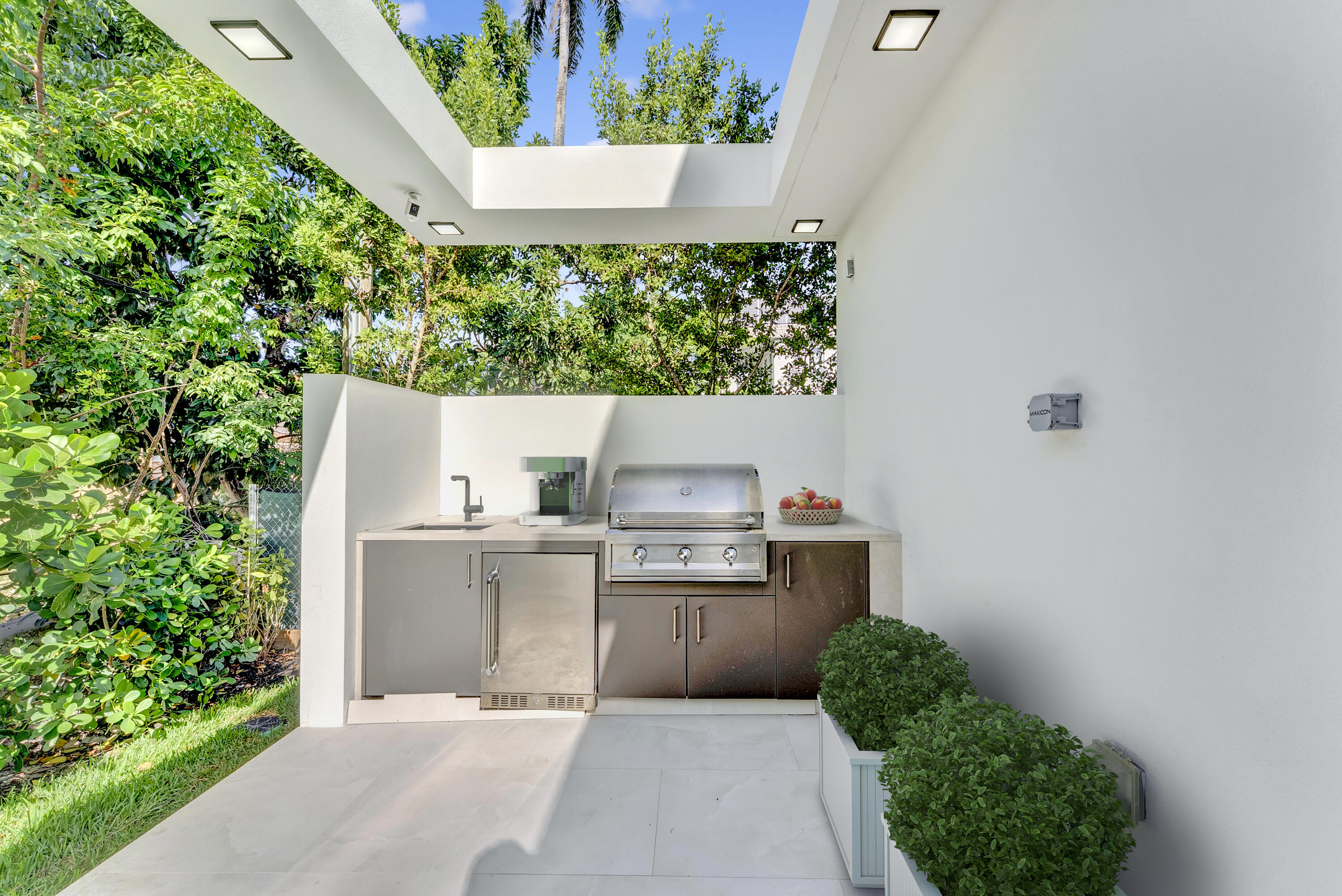 2130 S Miami, Miami FL 33129