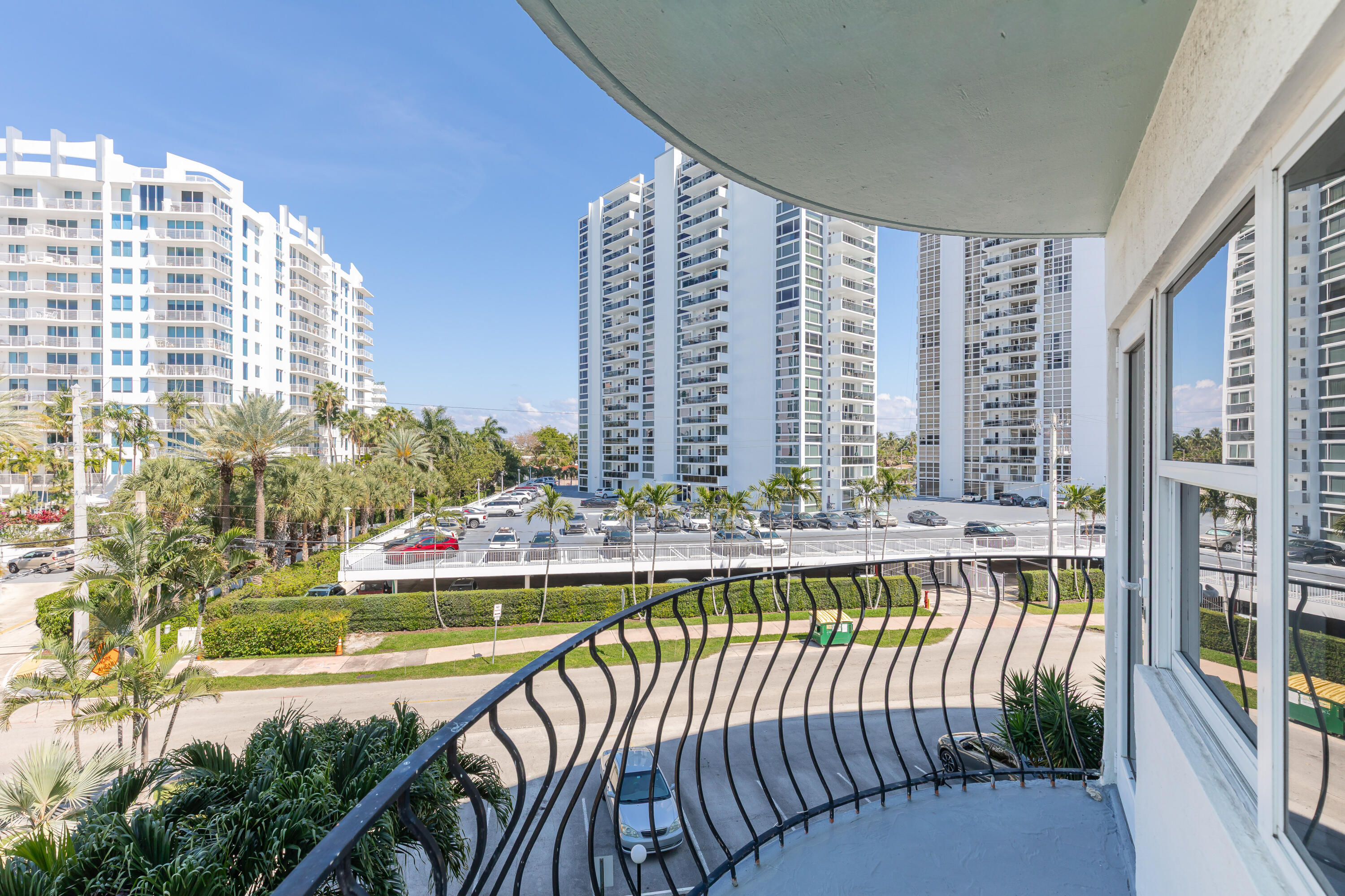 3250 NE 28th #404, Fort Lauderdale FL 33308